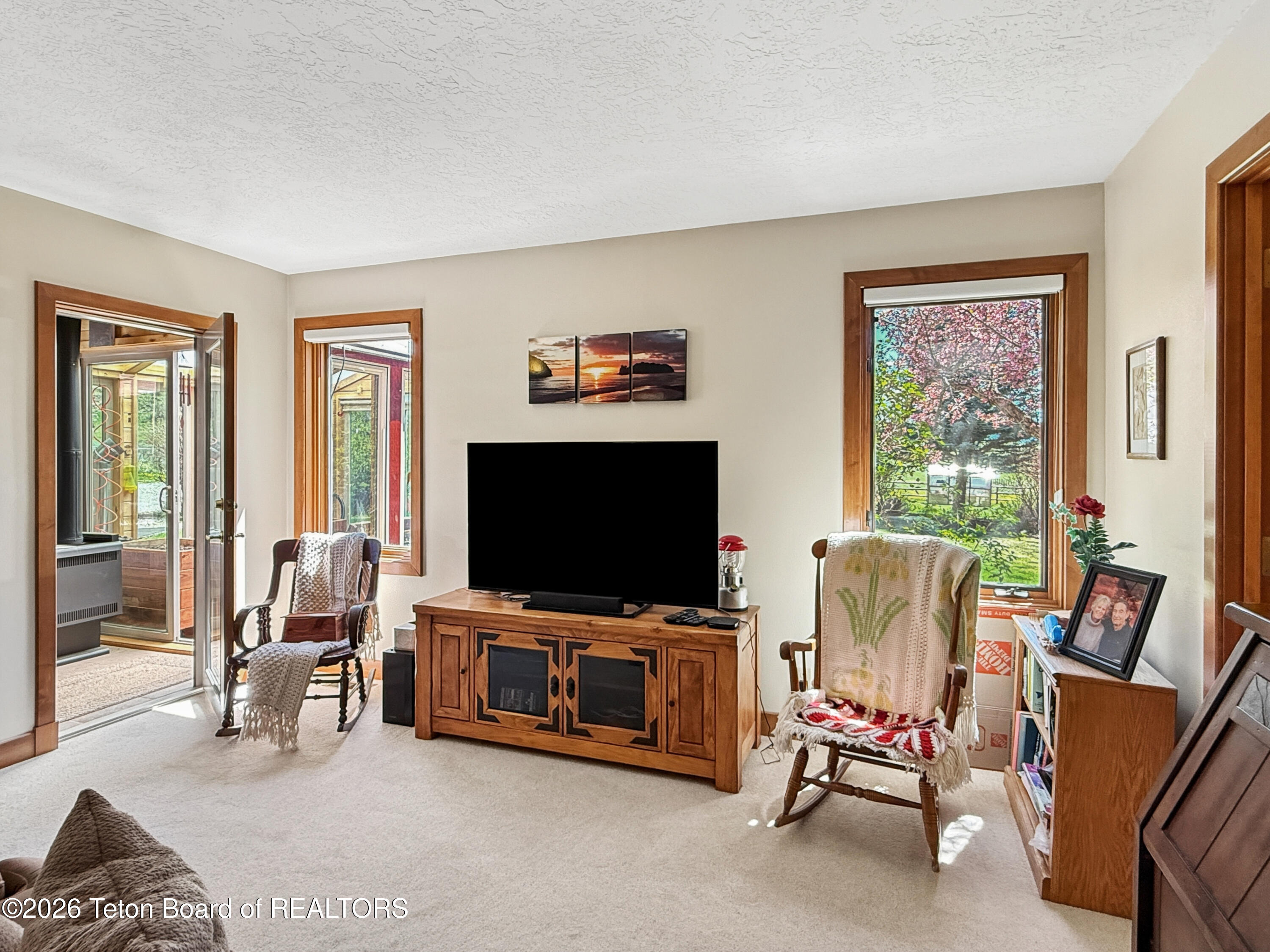 290 E 9TH Avenue