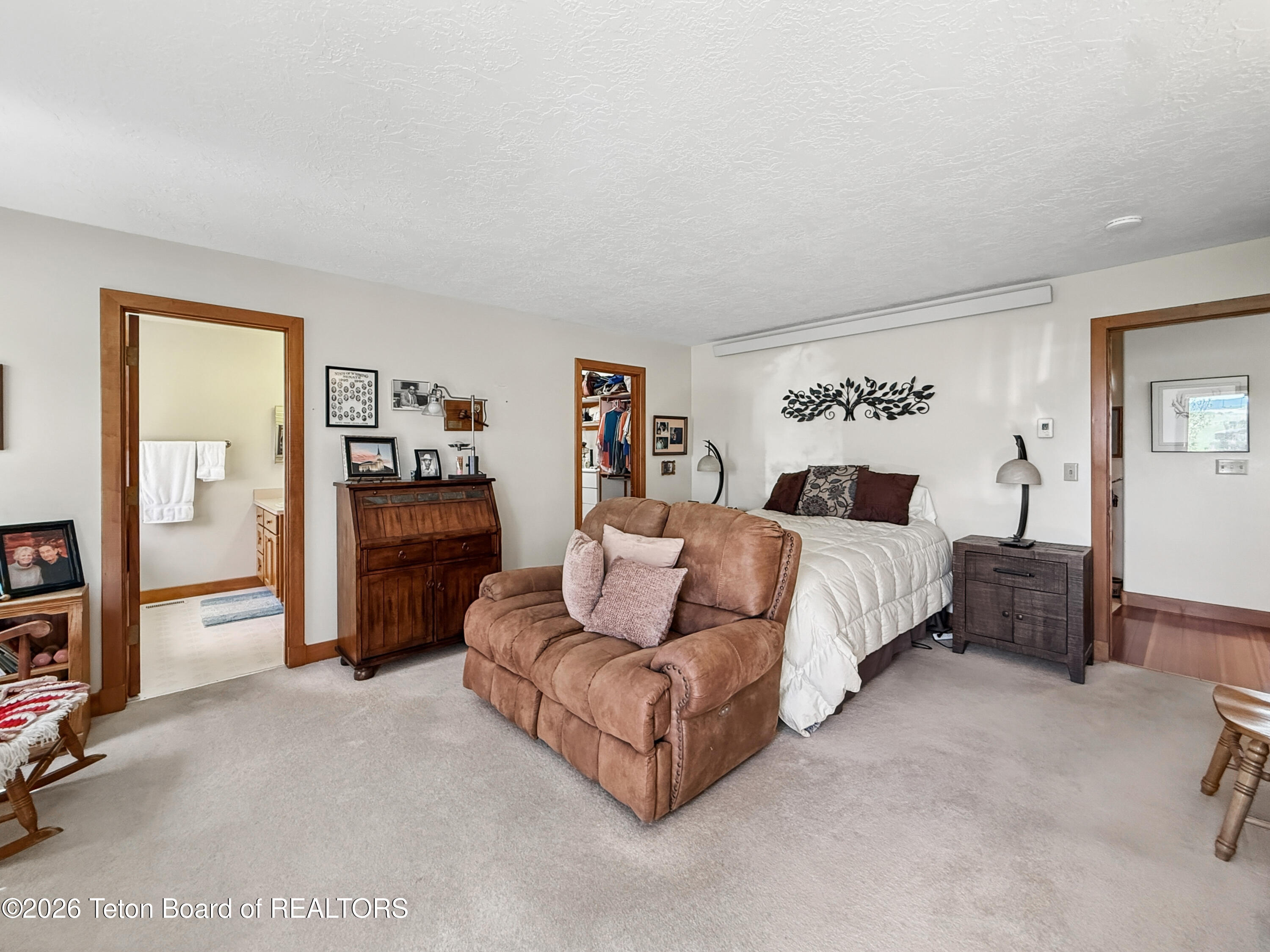 290 E 9TH Avenue