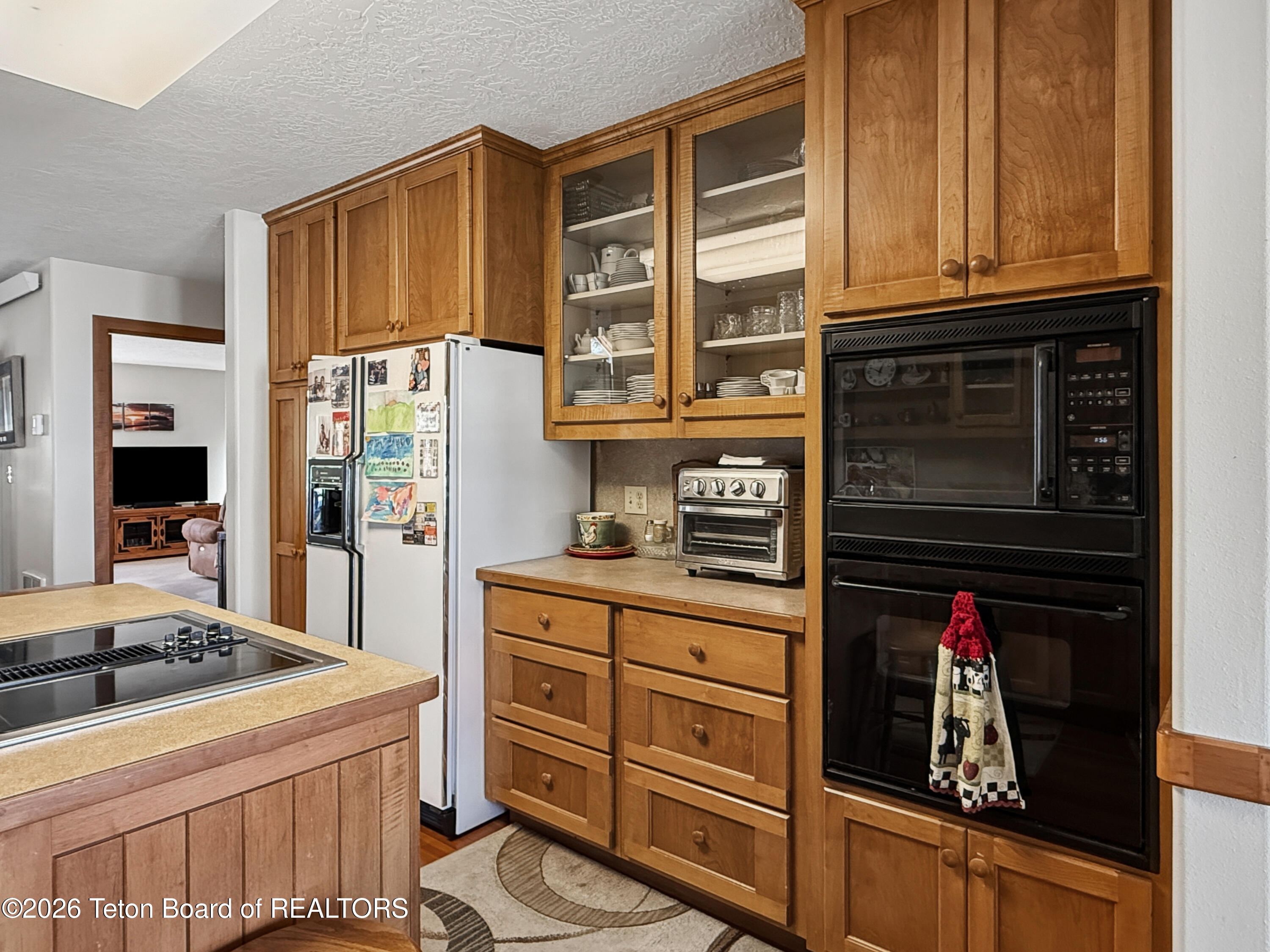 290 E 9TH Avenue