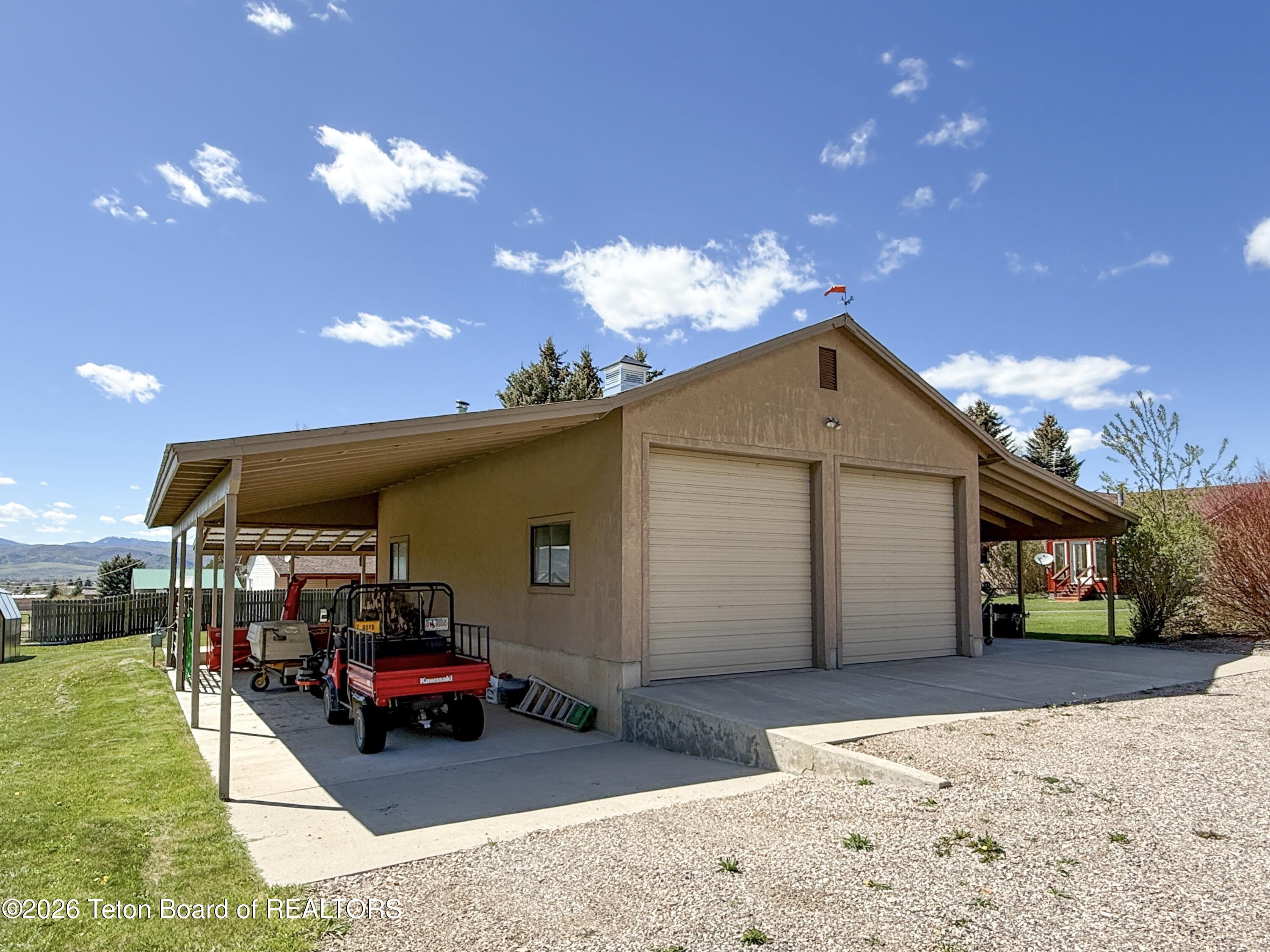 290 E 9TH Avenue
