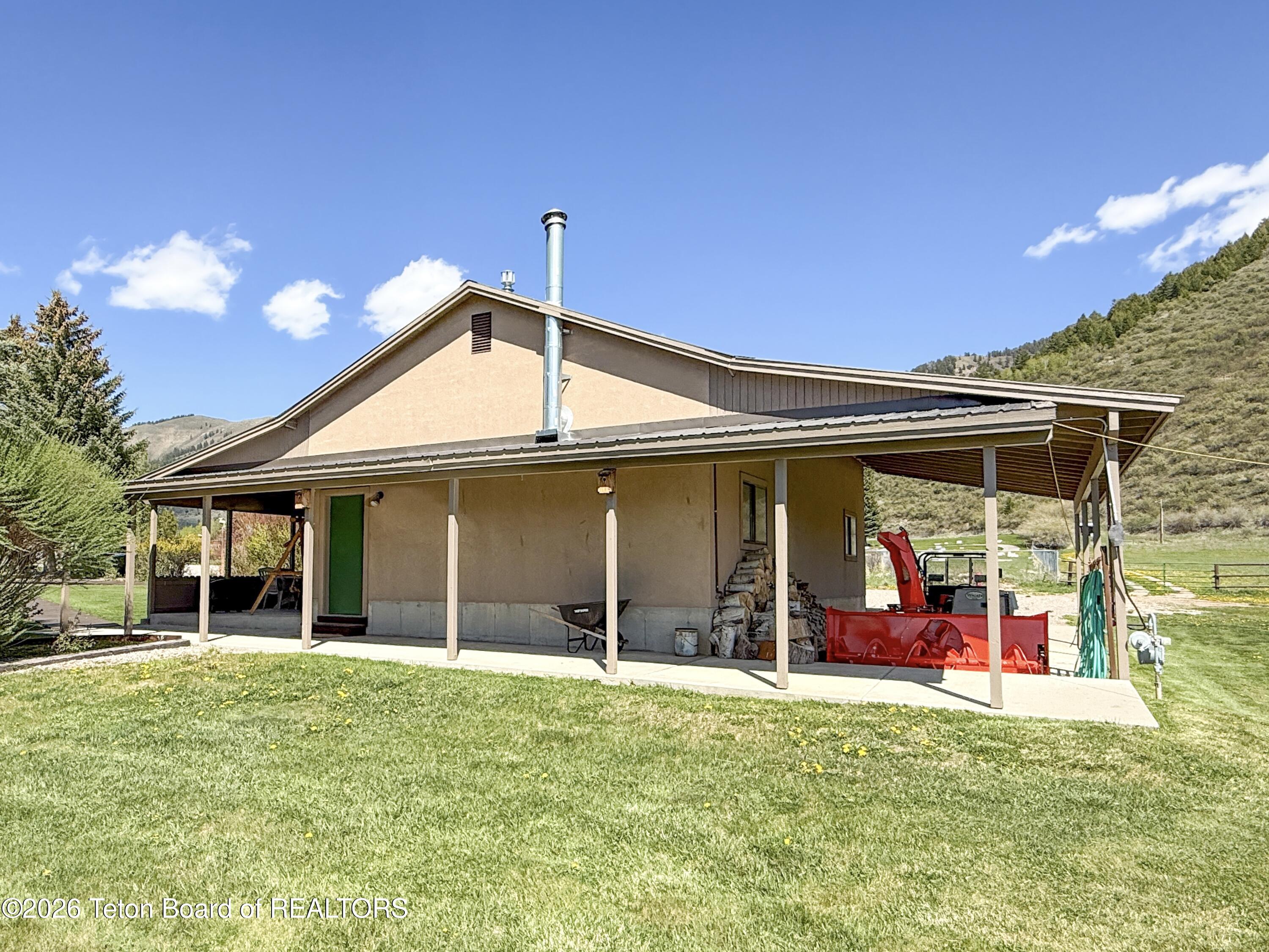 290 E 9TH Avenue