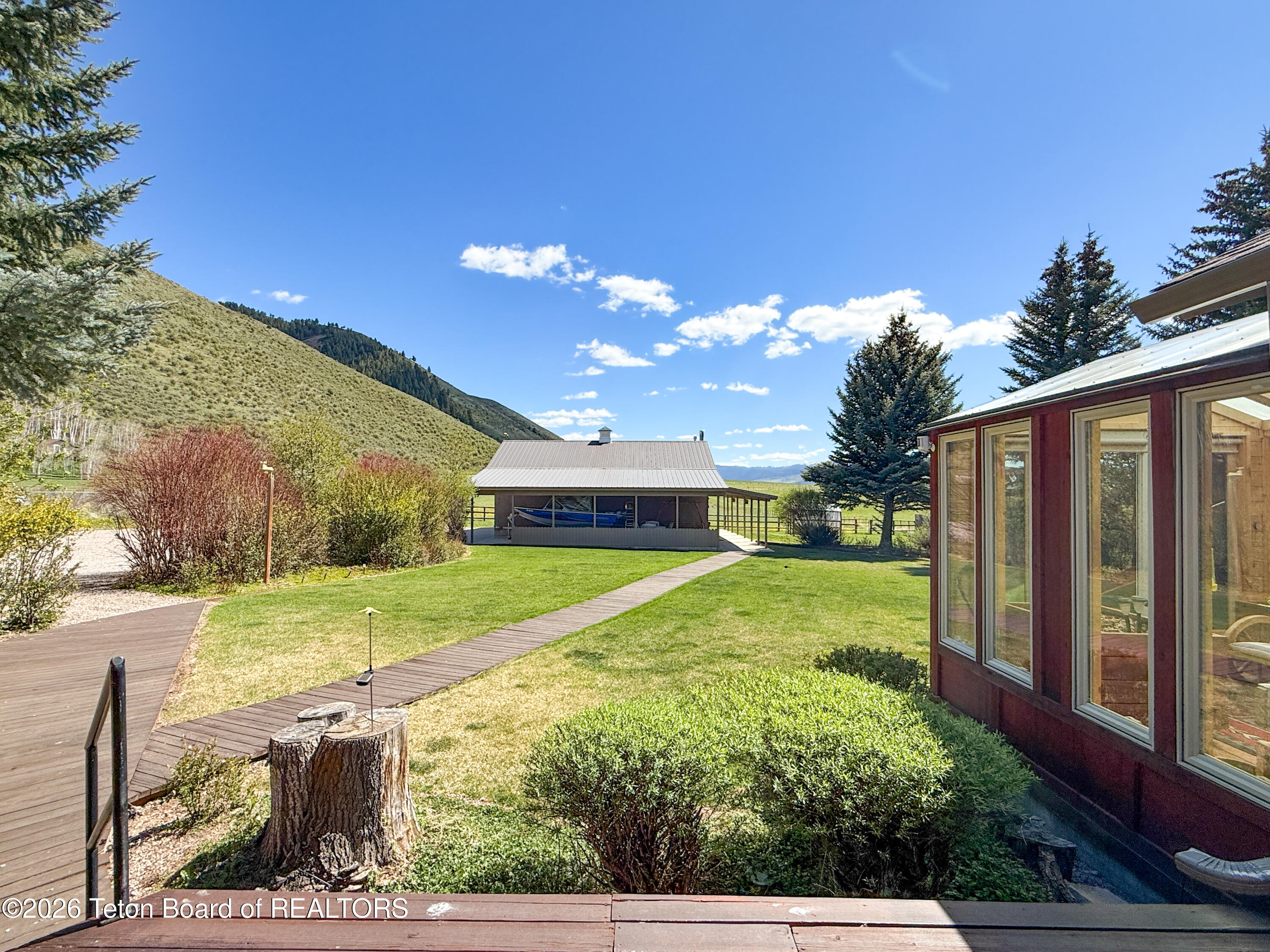 290 E 9TH Avenue