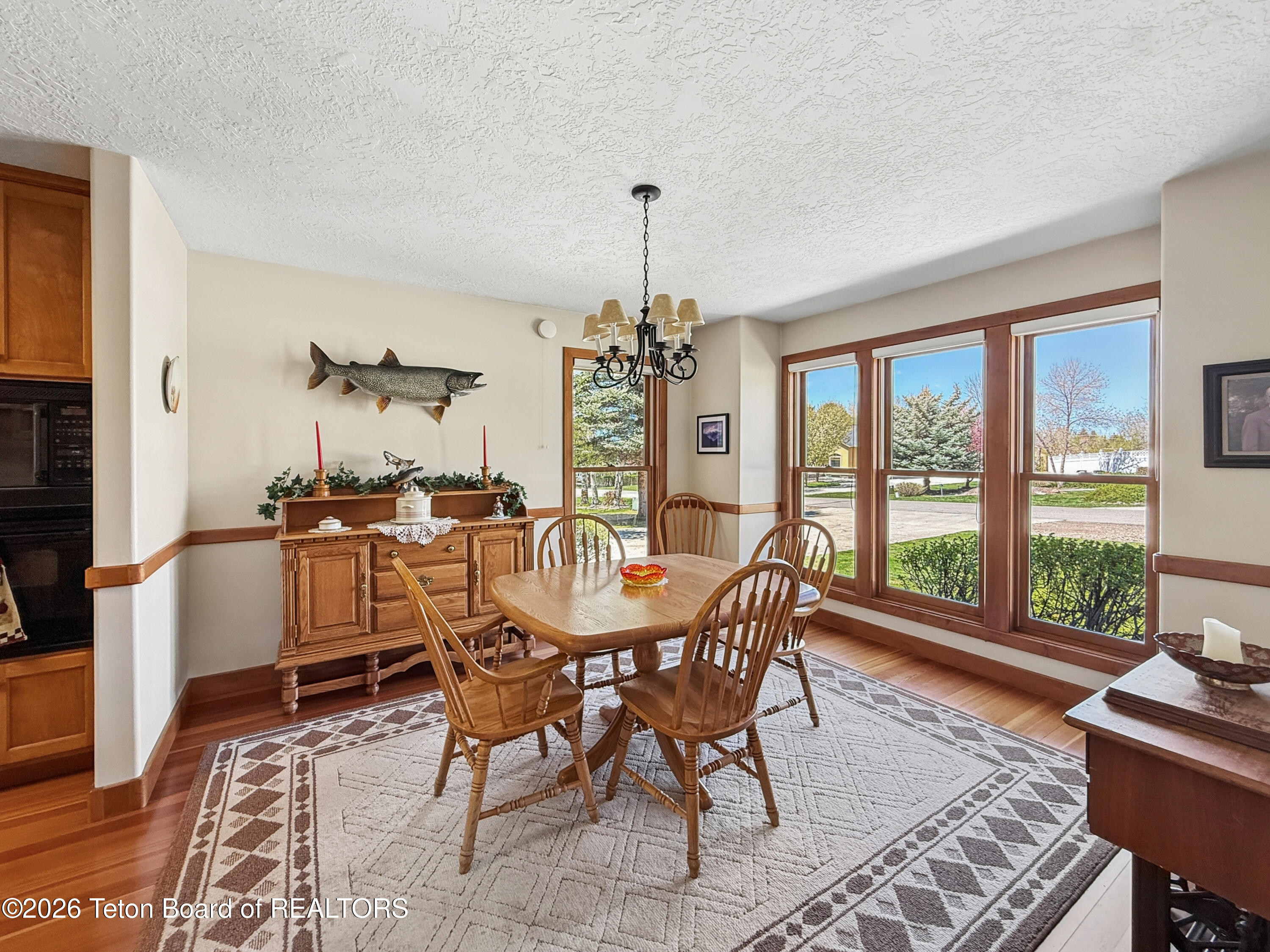 290 E 9TH Avenue