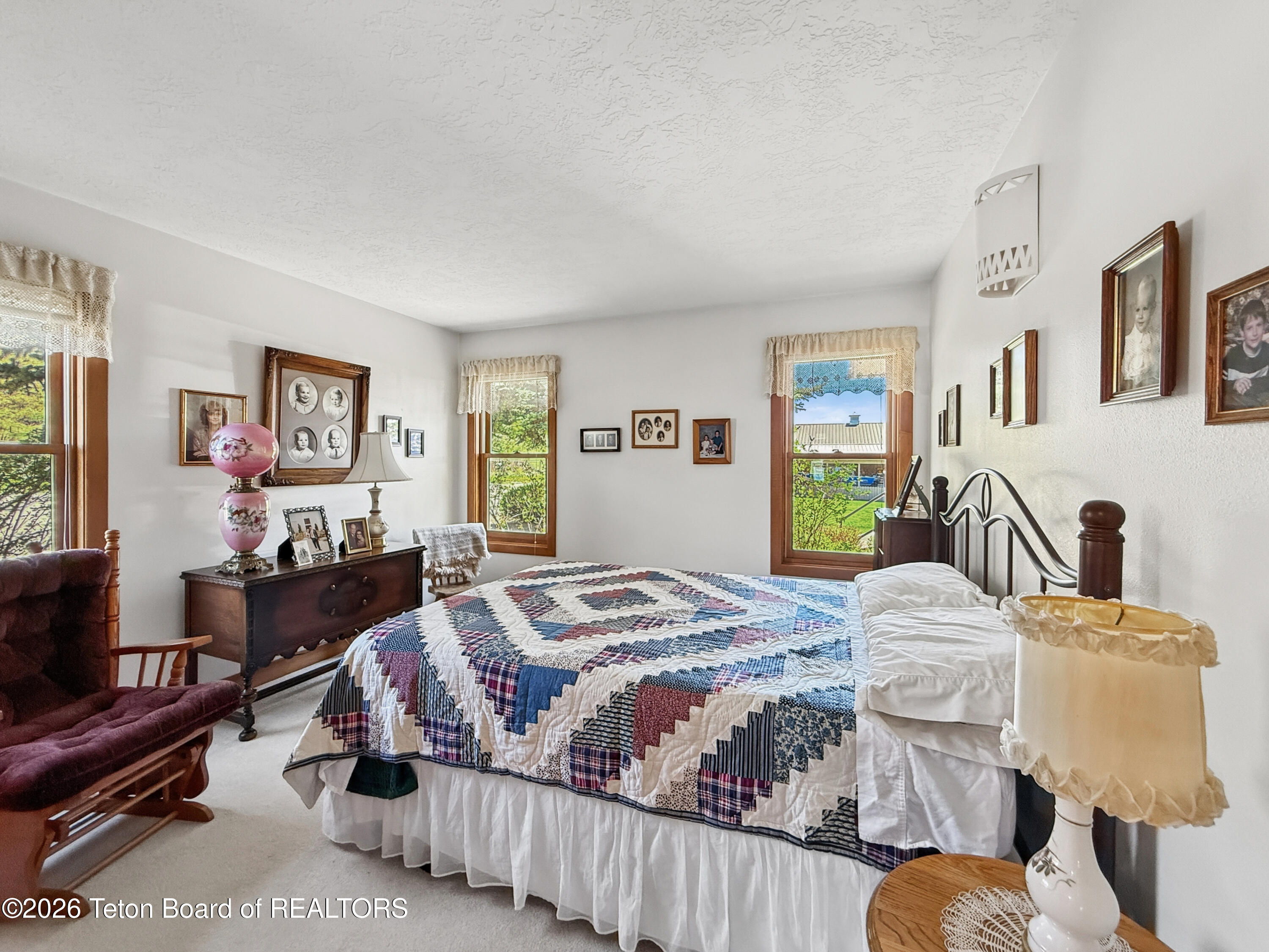 290 E 9TH Avenue