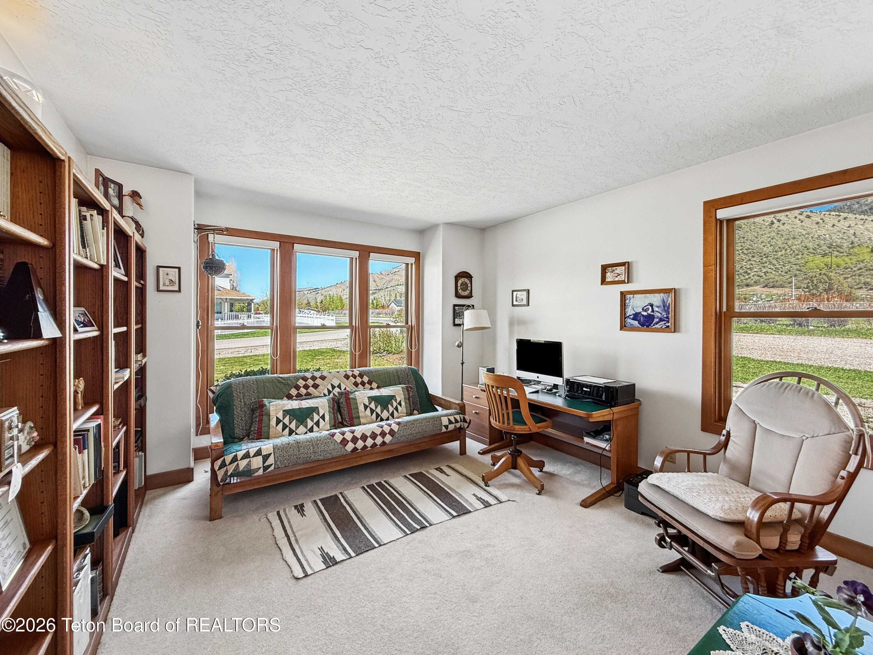 290 E 9TH Avenue