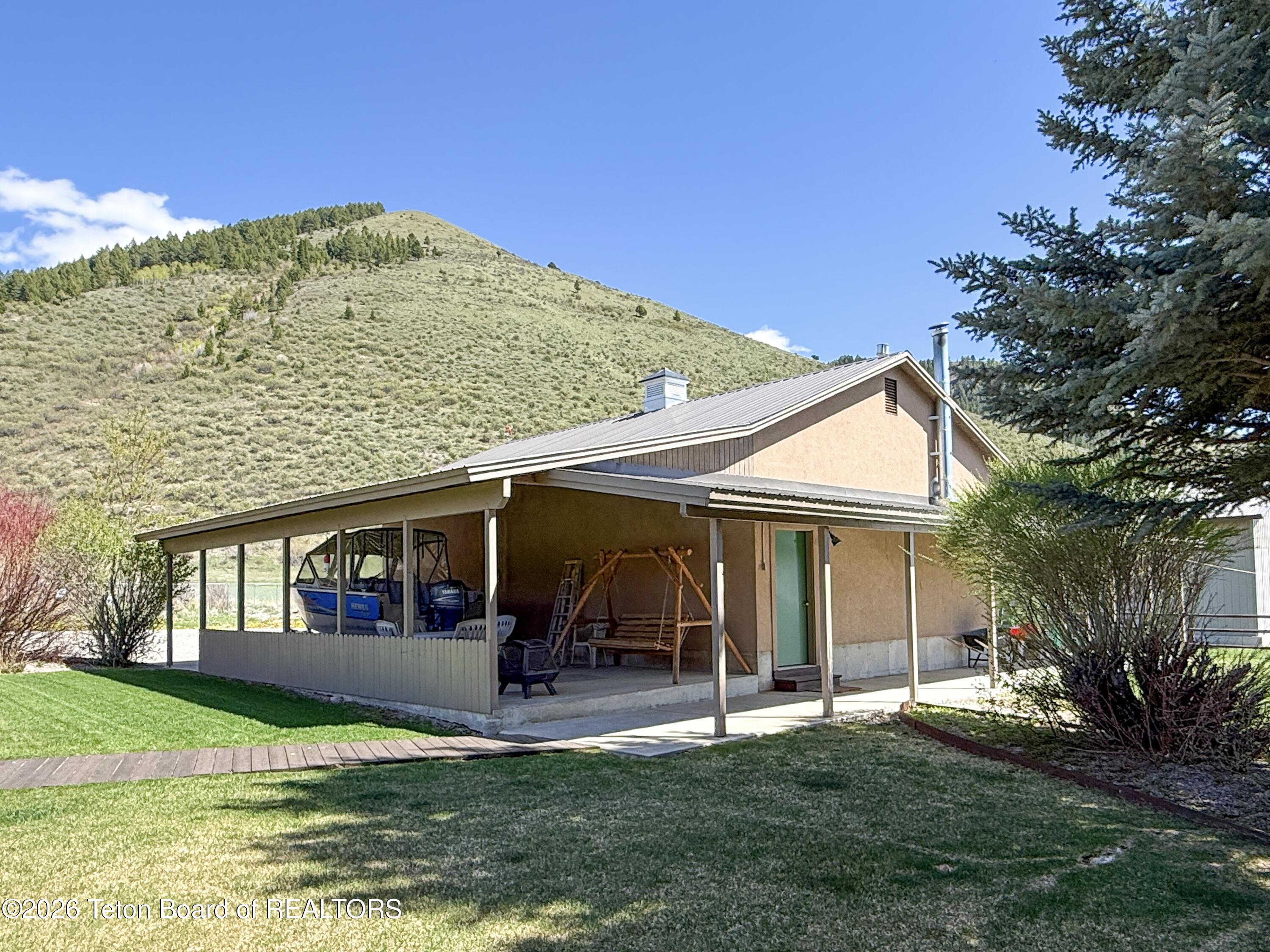 290 E 9TH Avenue
