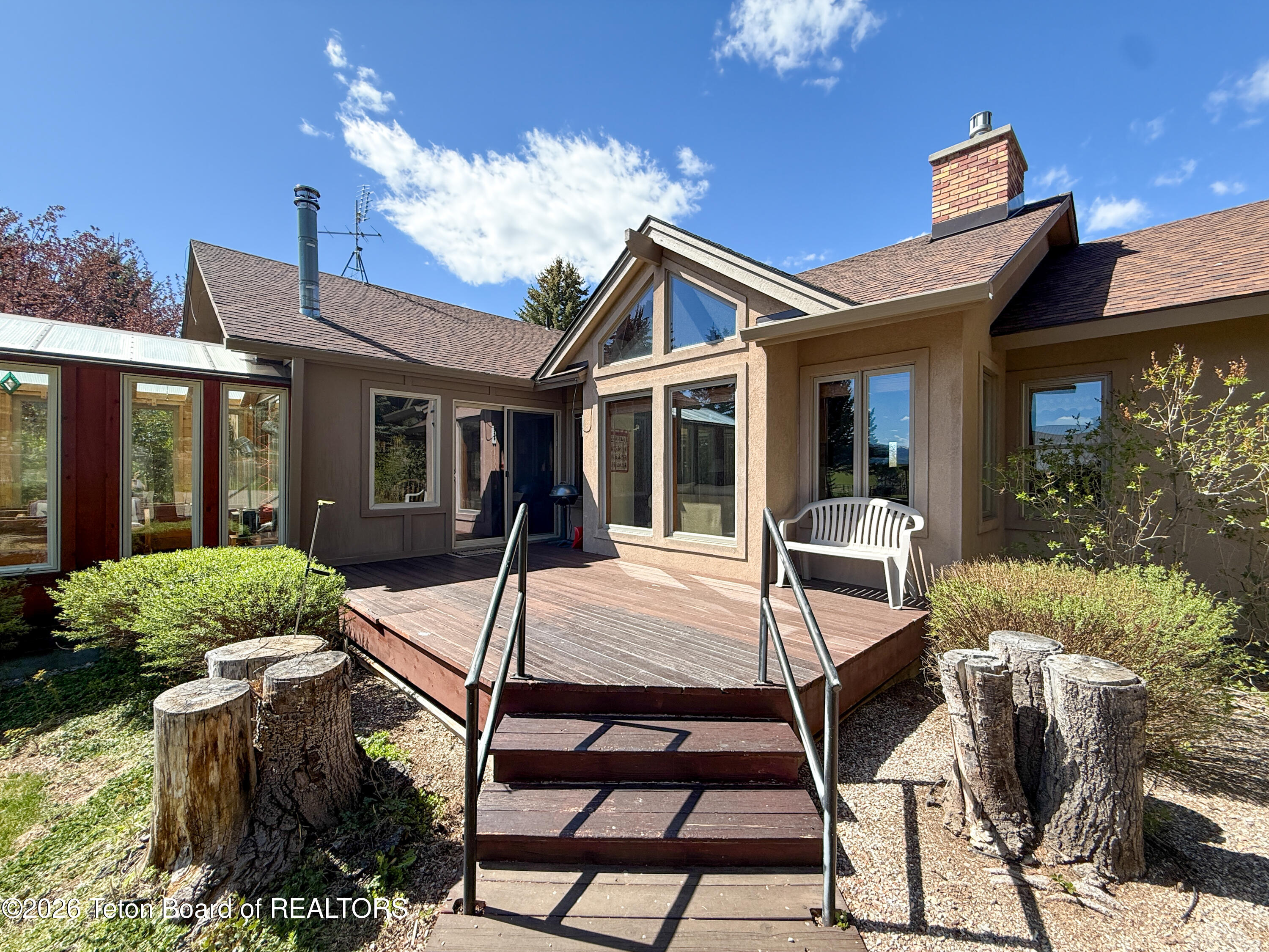 290 E 9TH Avenue