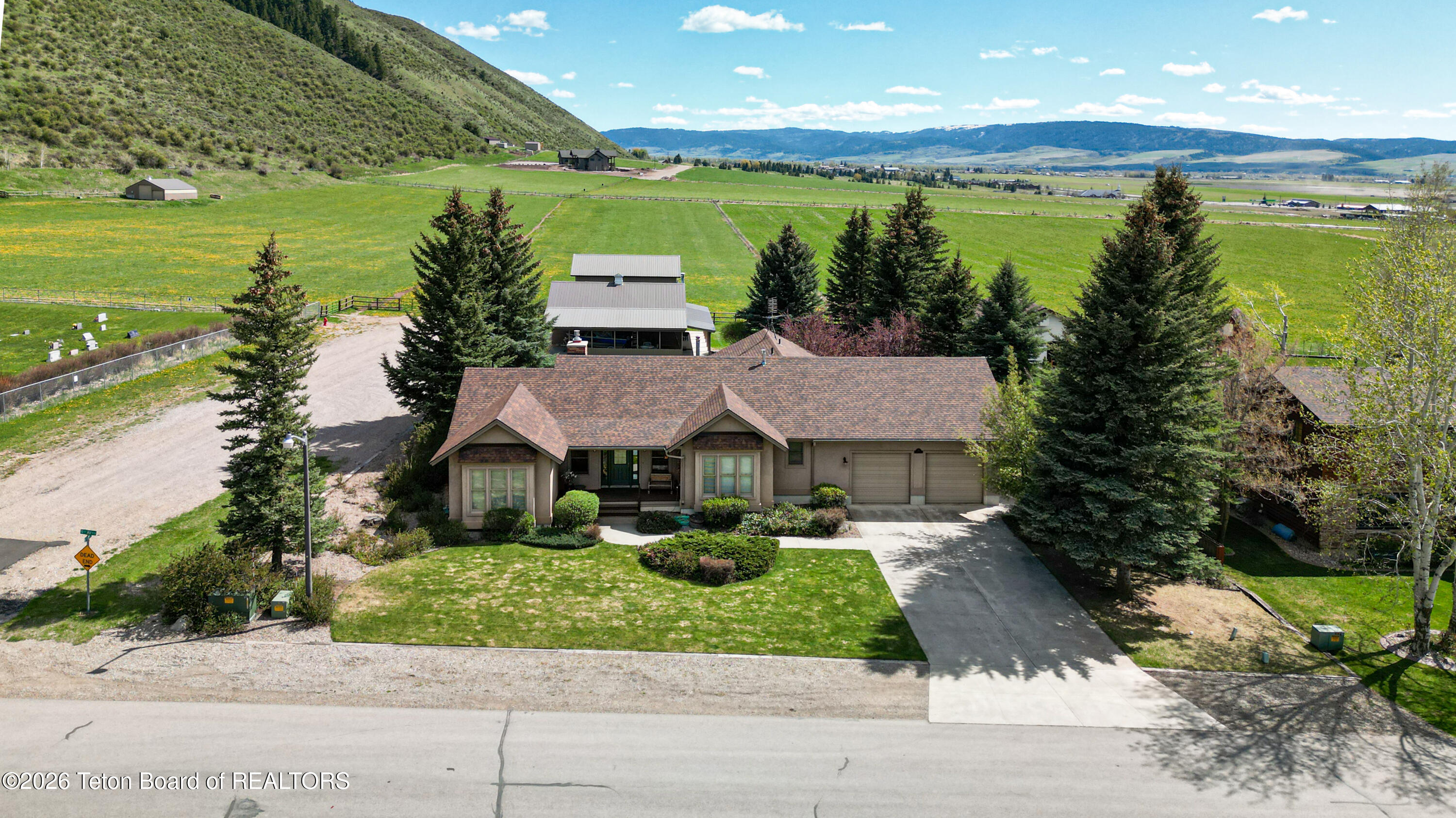 290 E 9TH Avenue