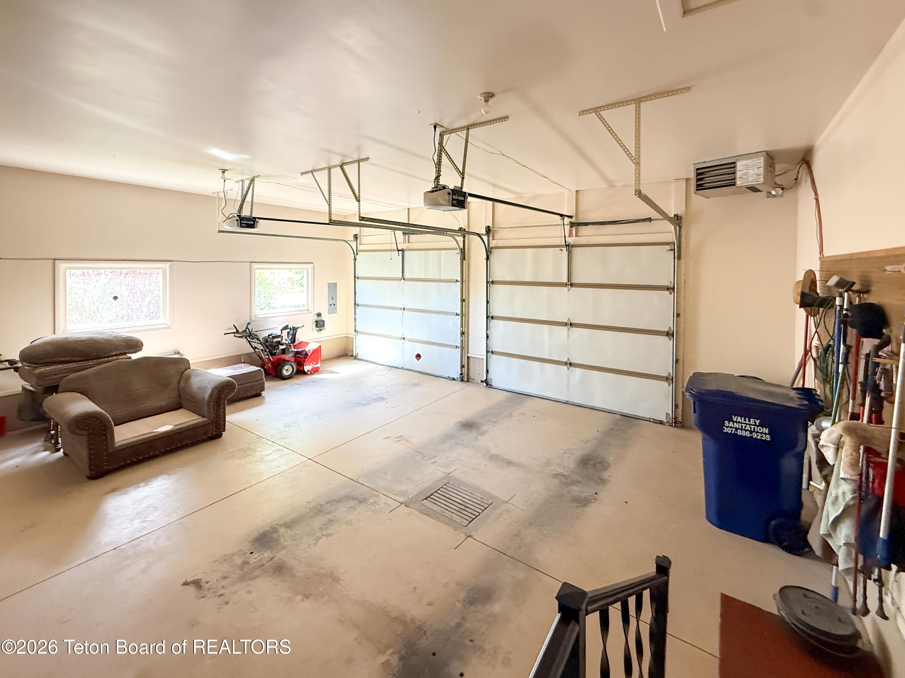 290 E 9TH Avenue