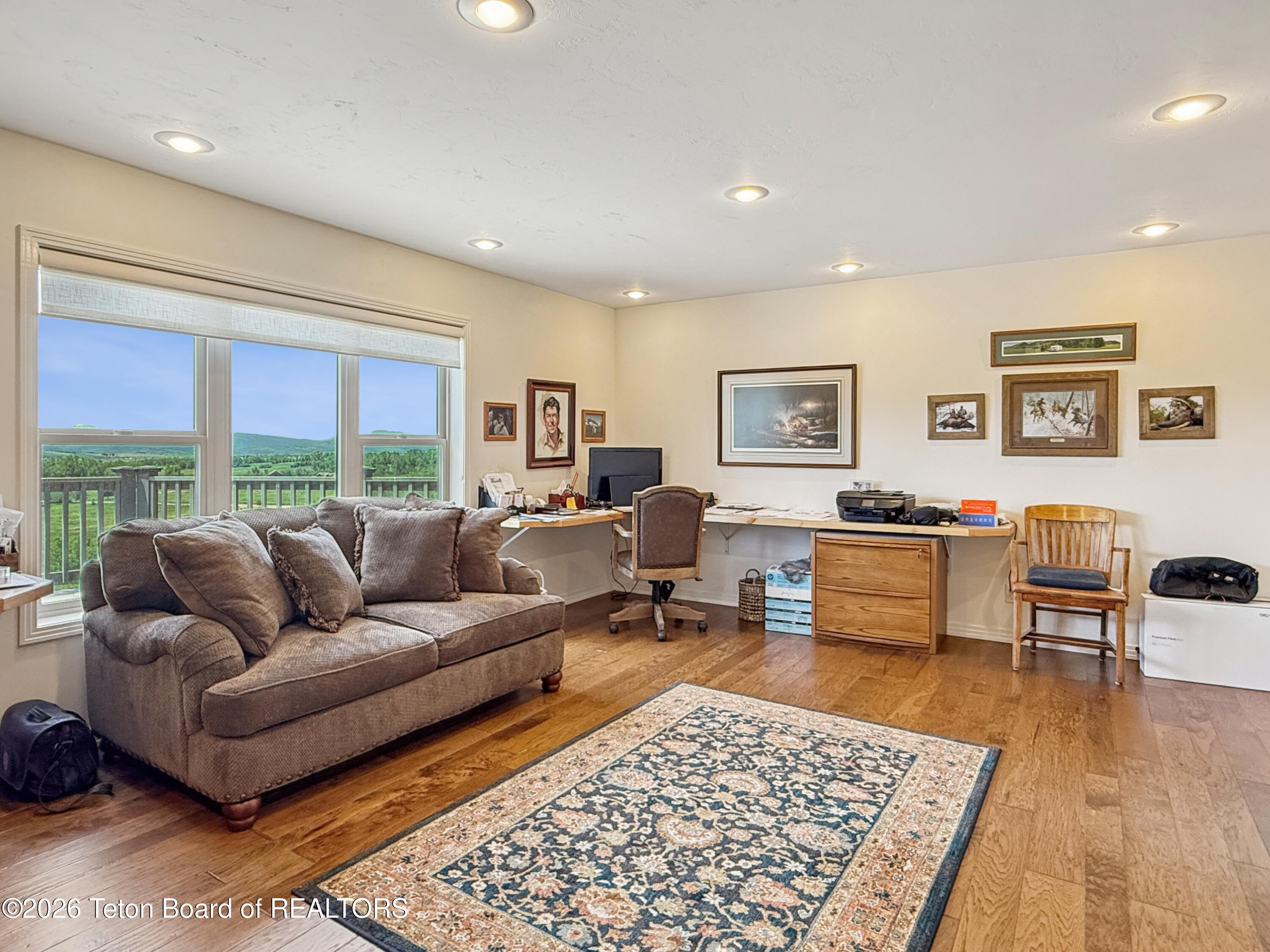 275 WOODLAND Drive