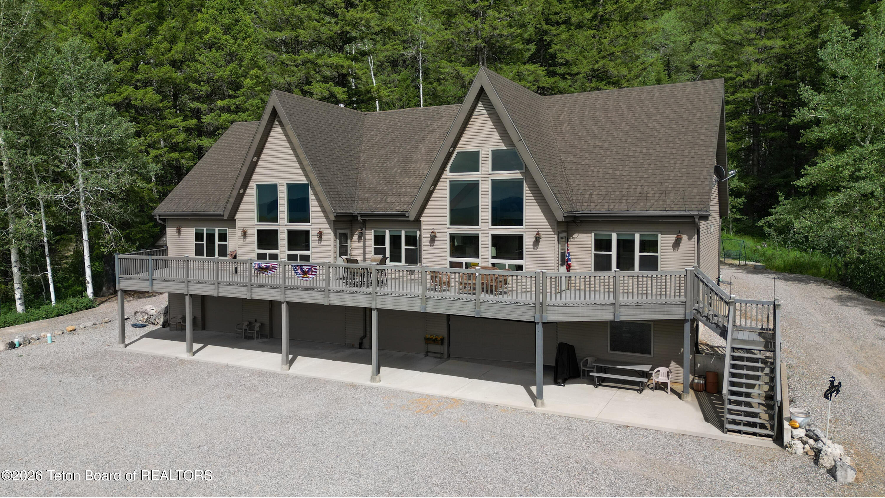 275 WOODLAND Drive