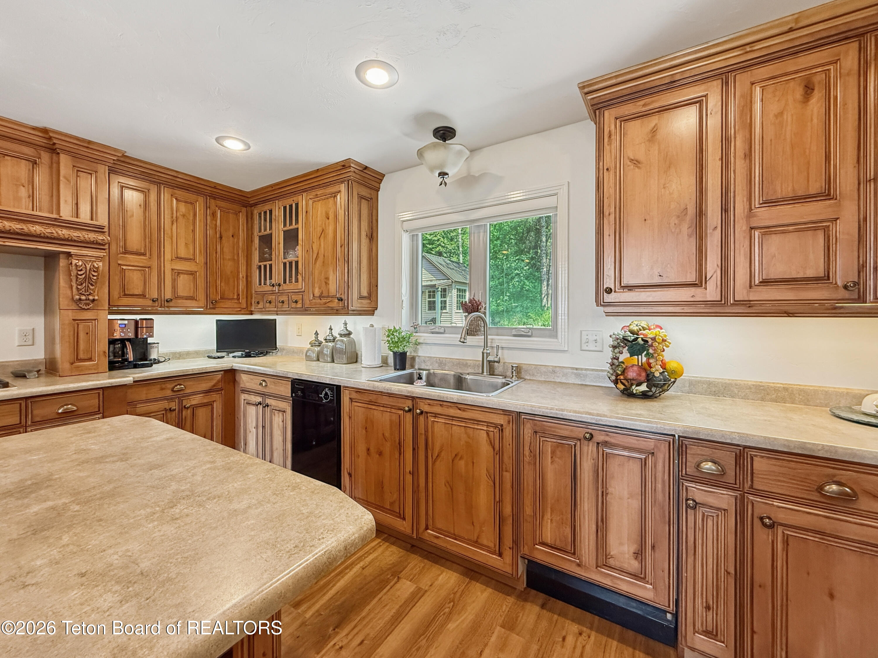 275 WOODLAND Drive