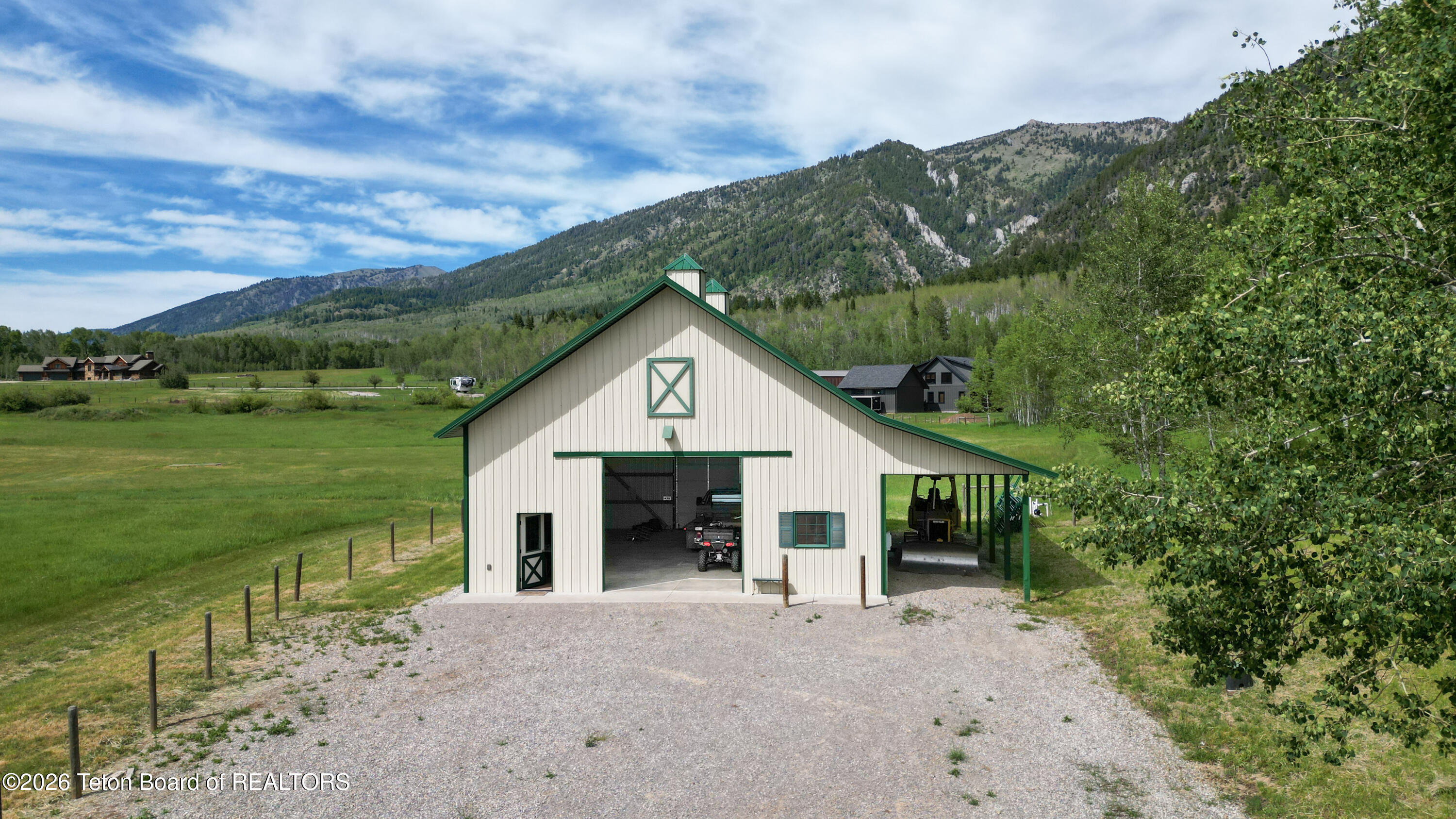 275 WOODLAND Drive