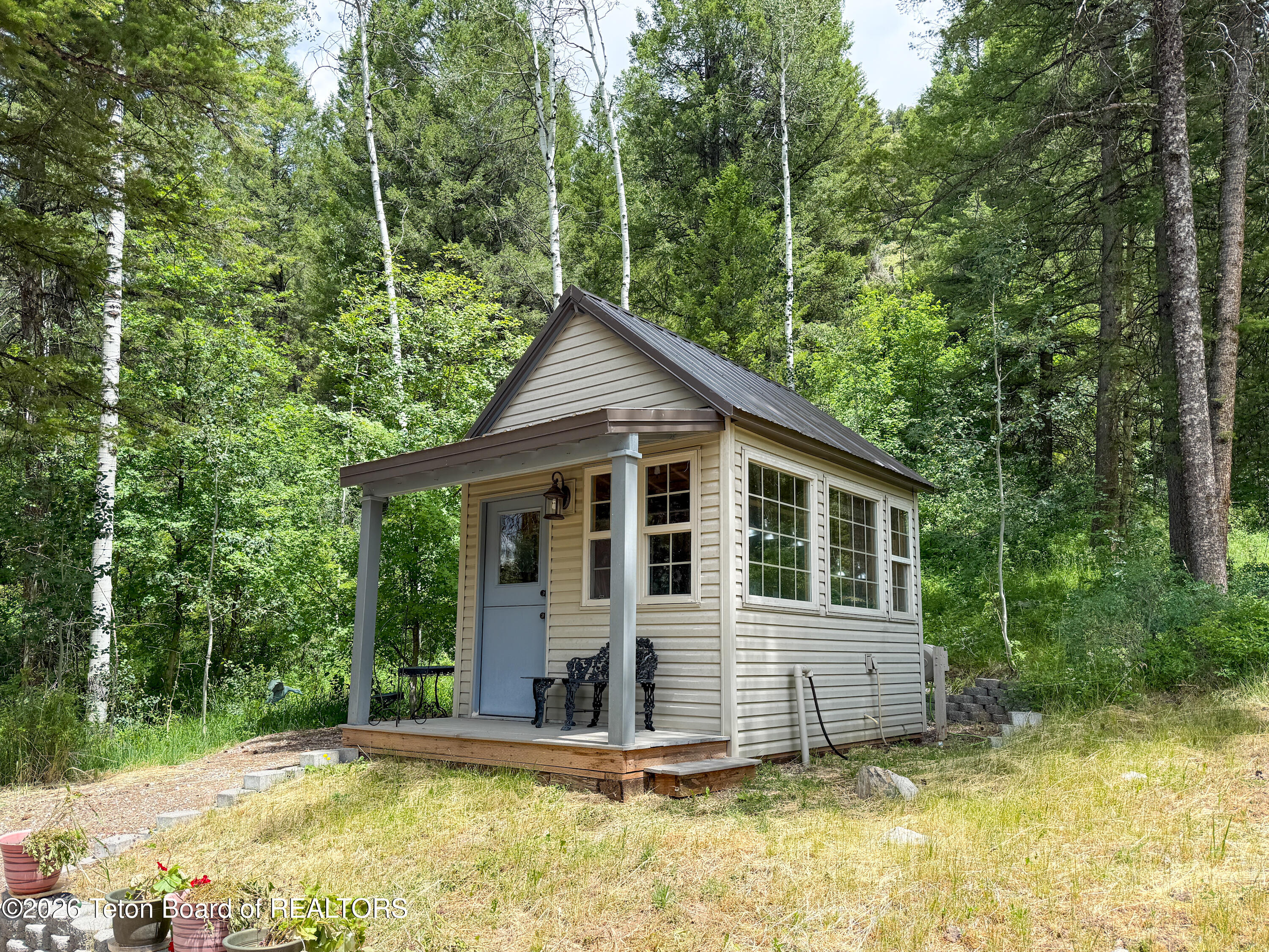275 WOODLAND Drive