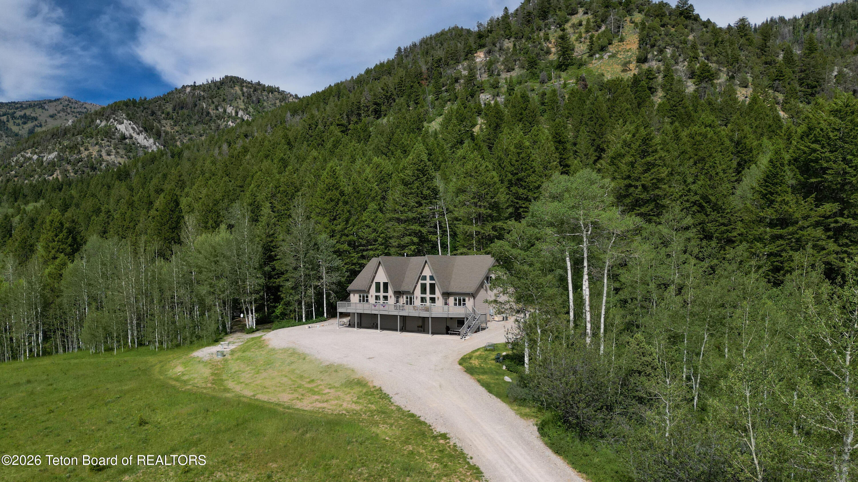 275 WOODLAND Drive