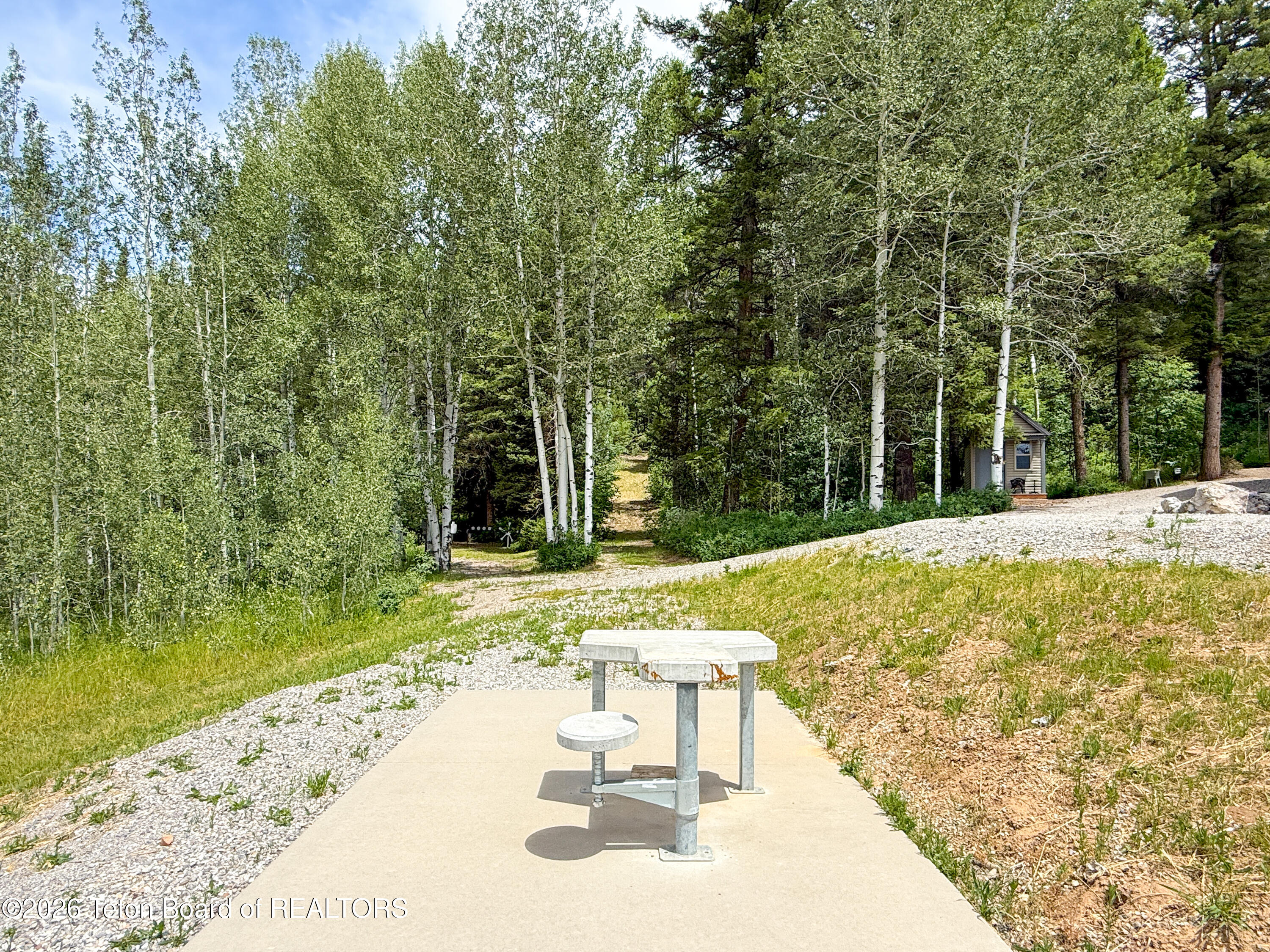 275 WOODLAND Drive