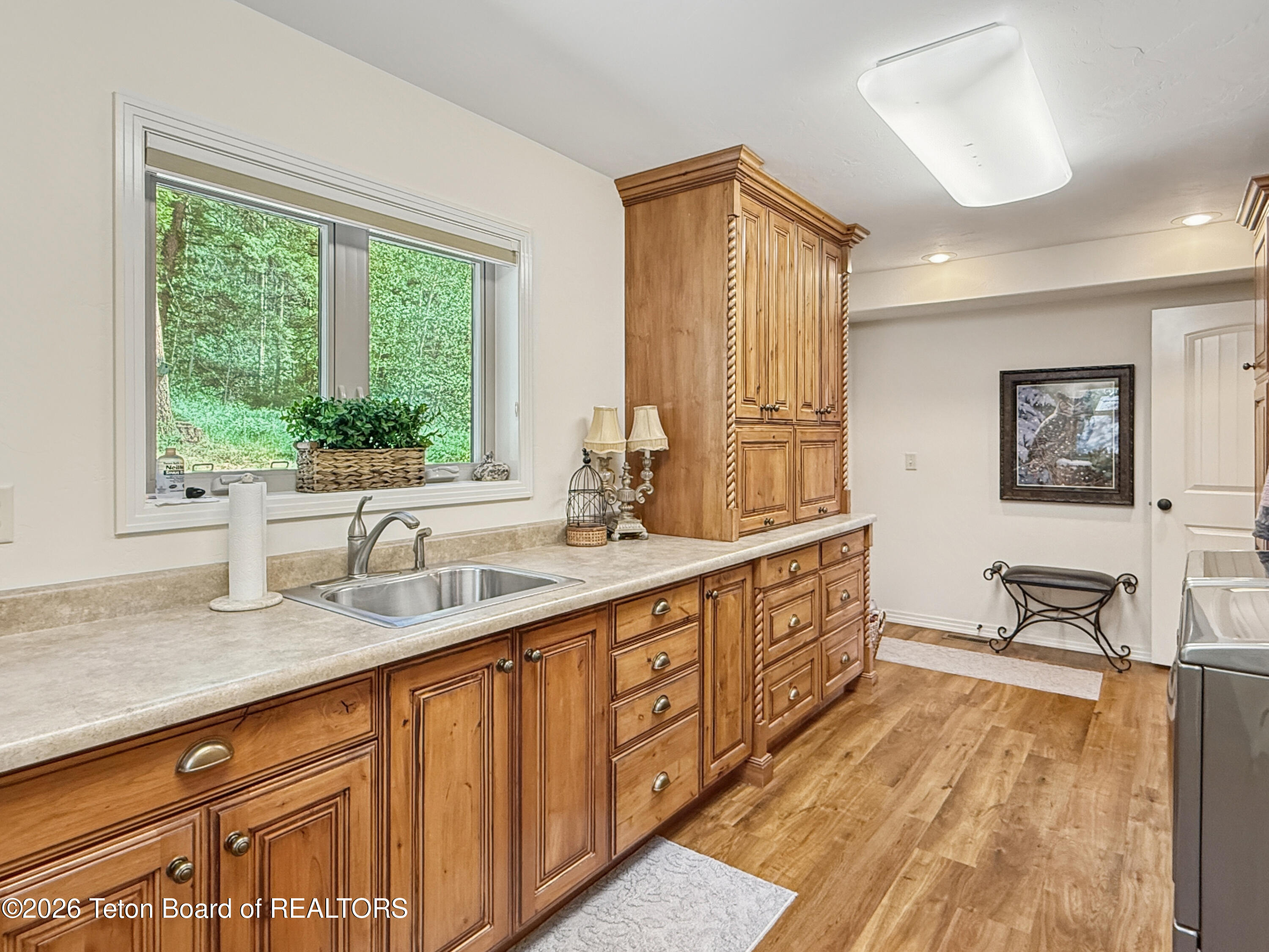 275 WOODLAND Drive