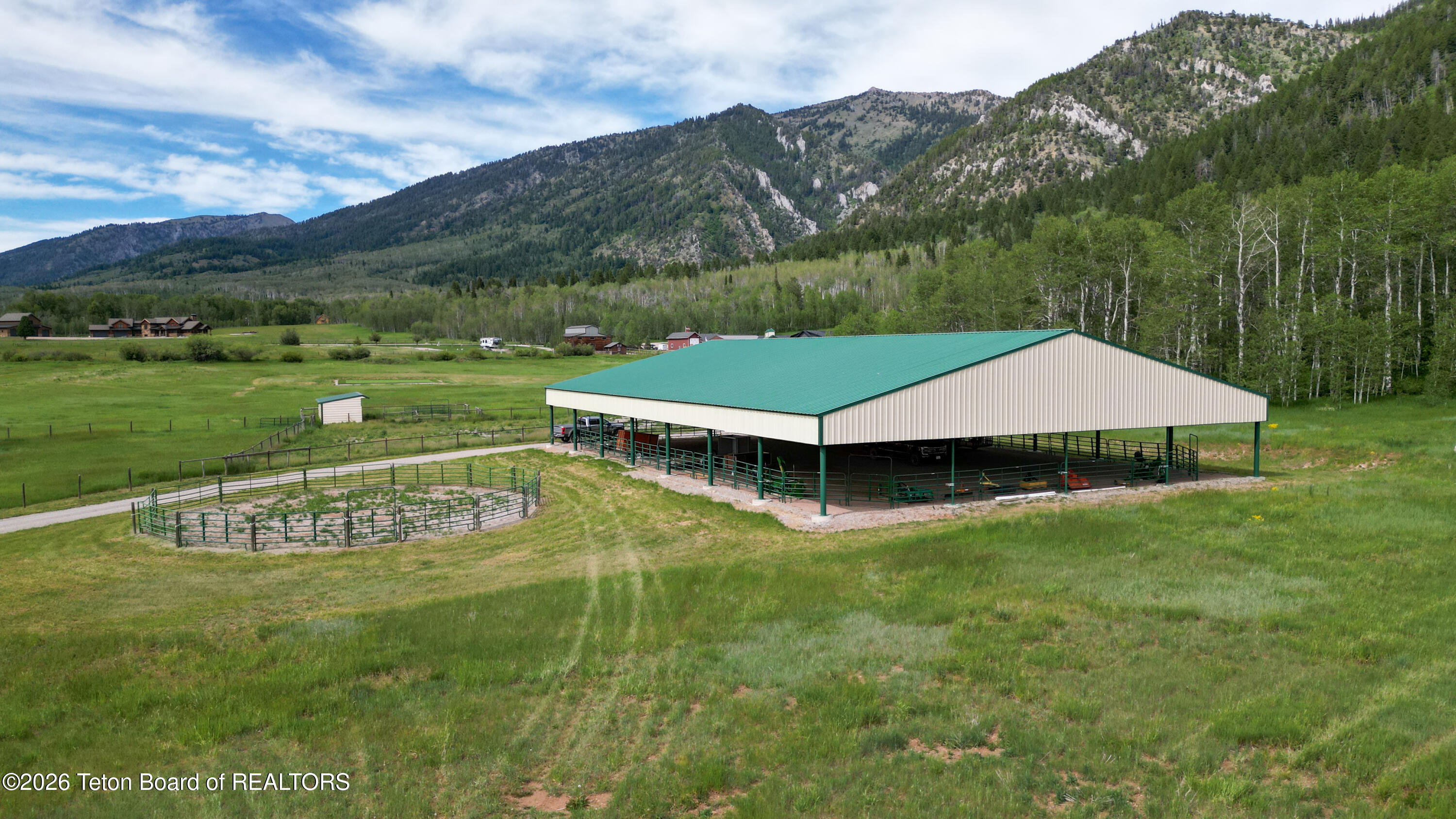 275 WOODLAND Drive