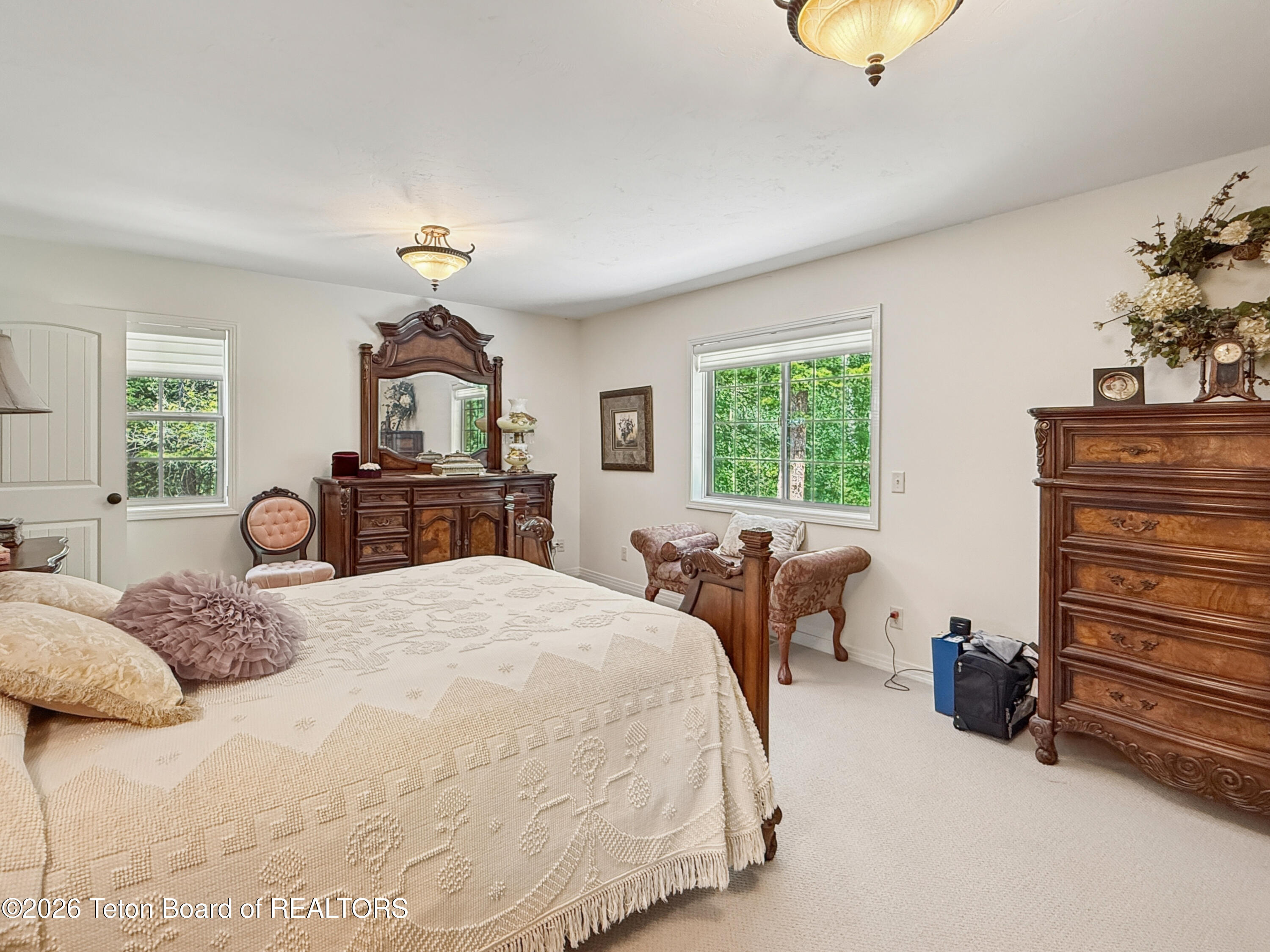 275 WOODLAND Drive