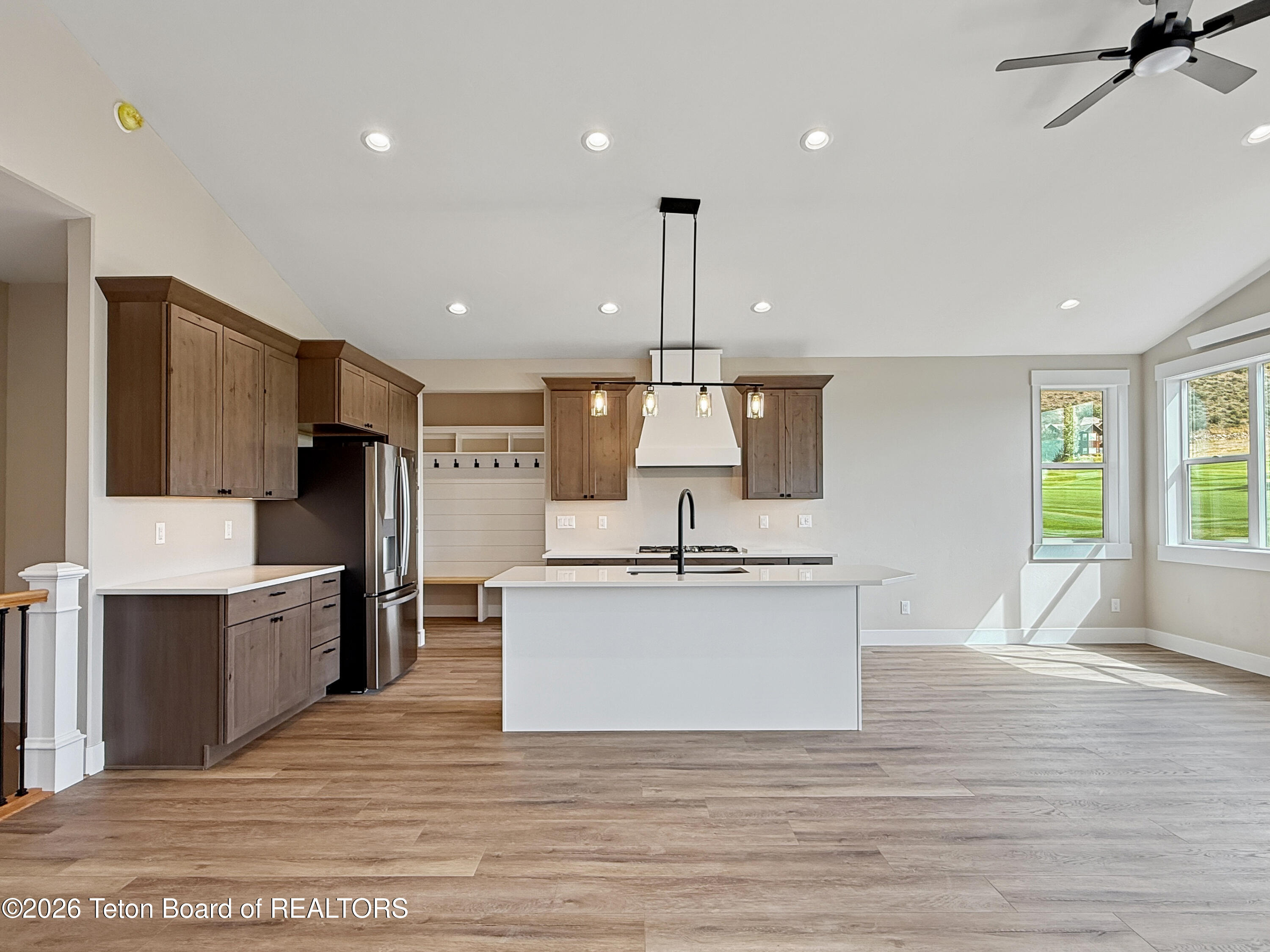 127 E PAPWORTH Lane