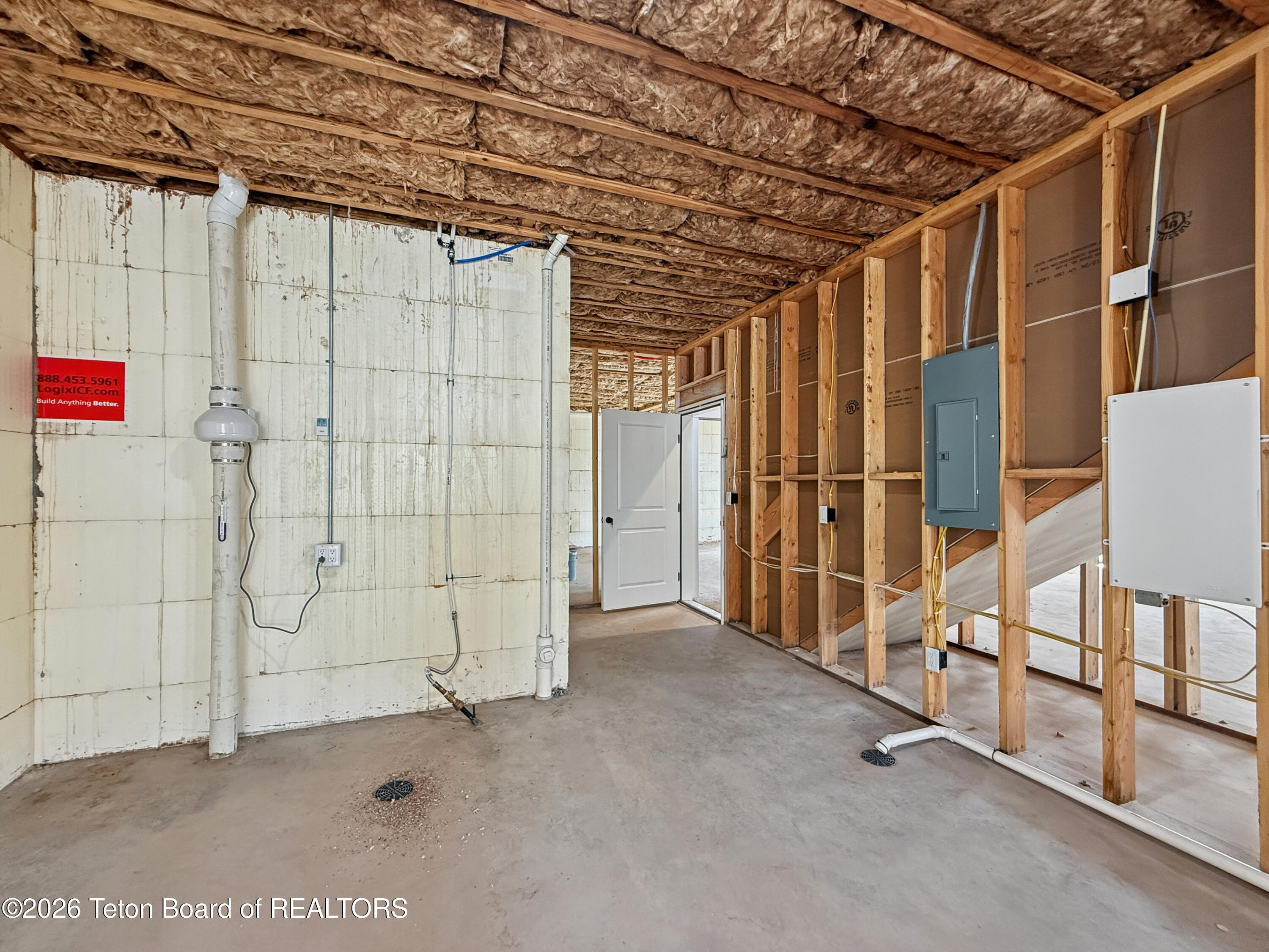 127 E PAPWORTH Lane