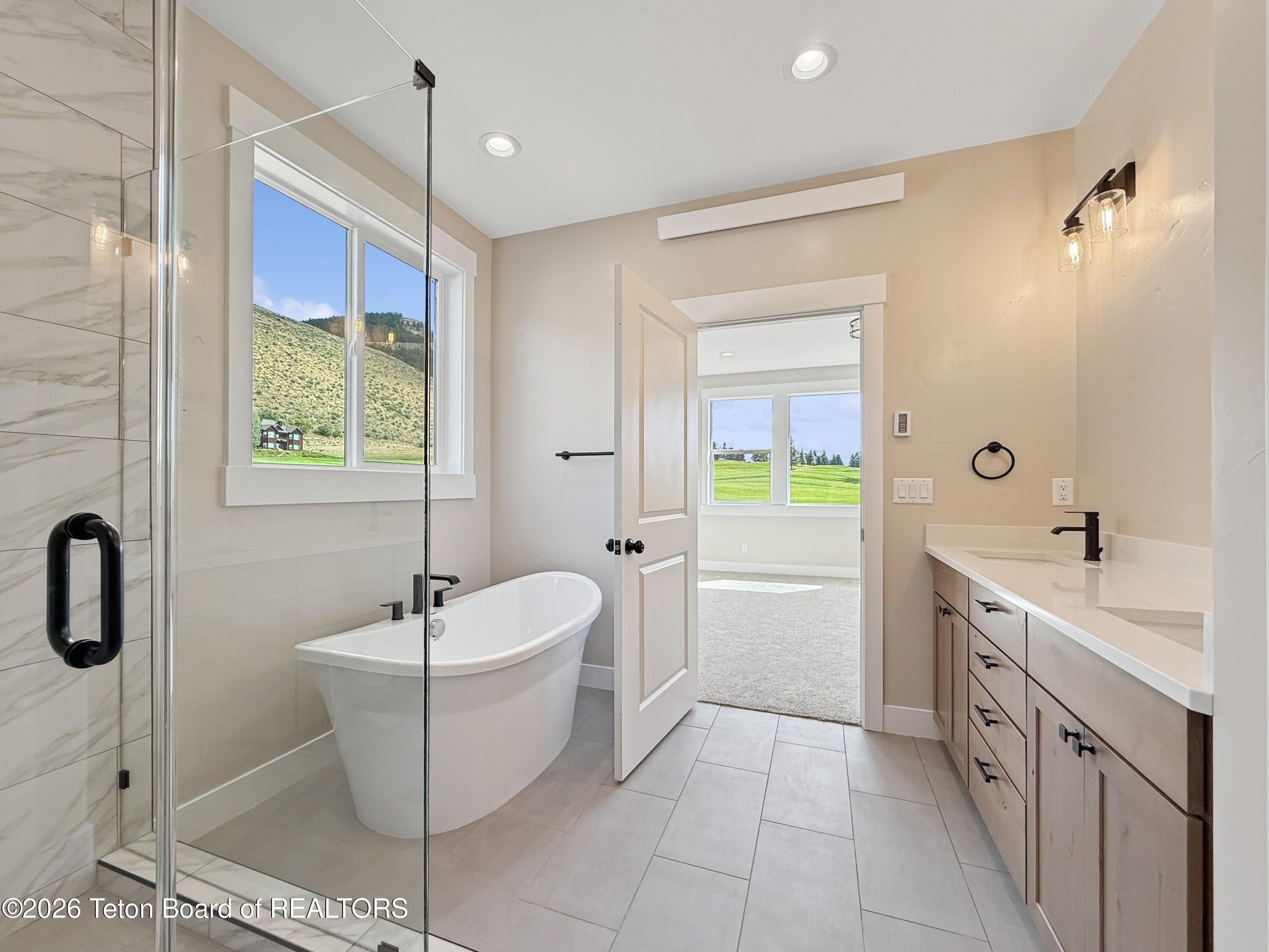 127 E PAPWORTH Lane