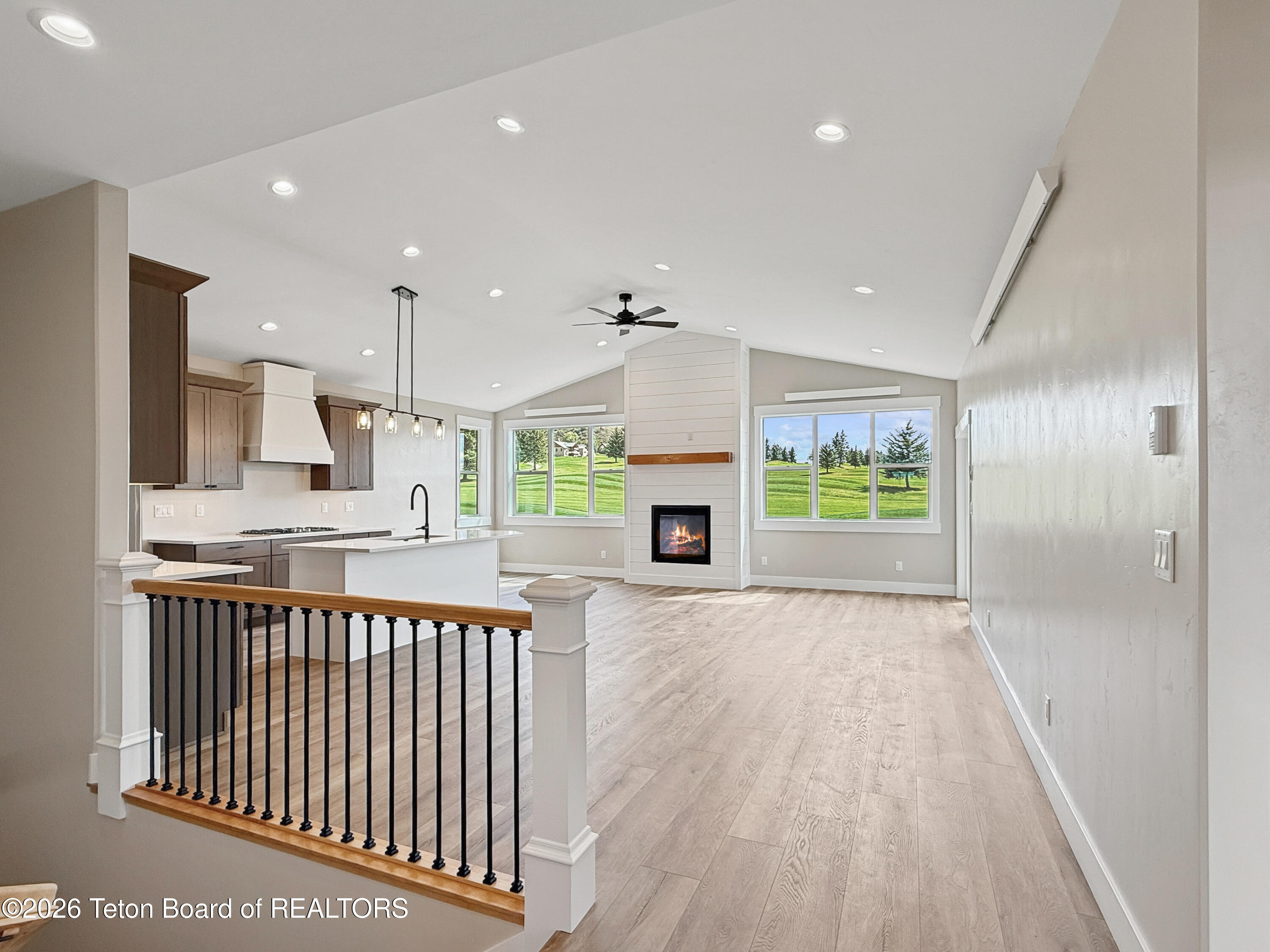 127 E PAPWORTH Lane