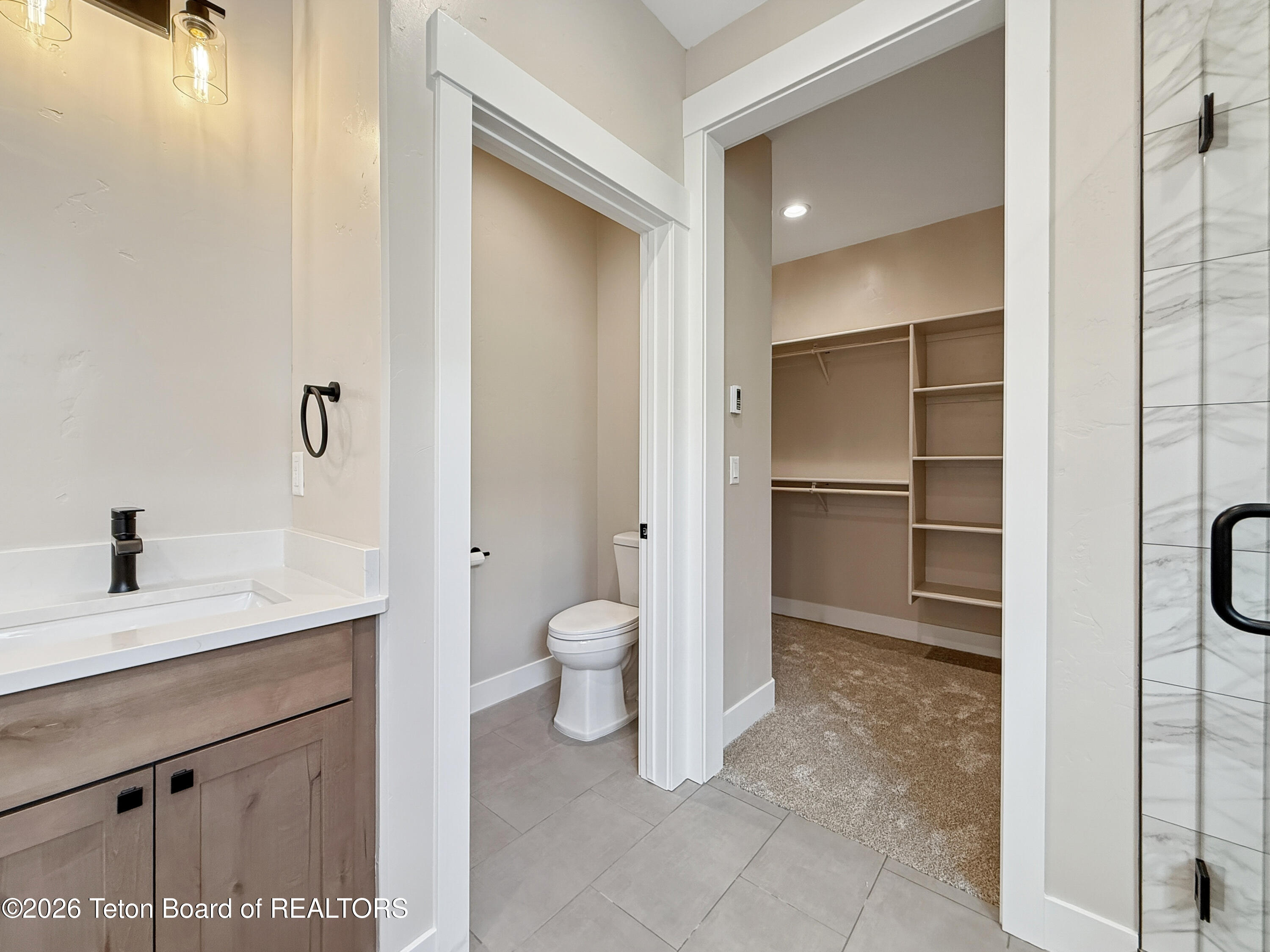 127 E PAPWORTH Lane