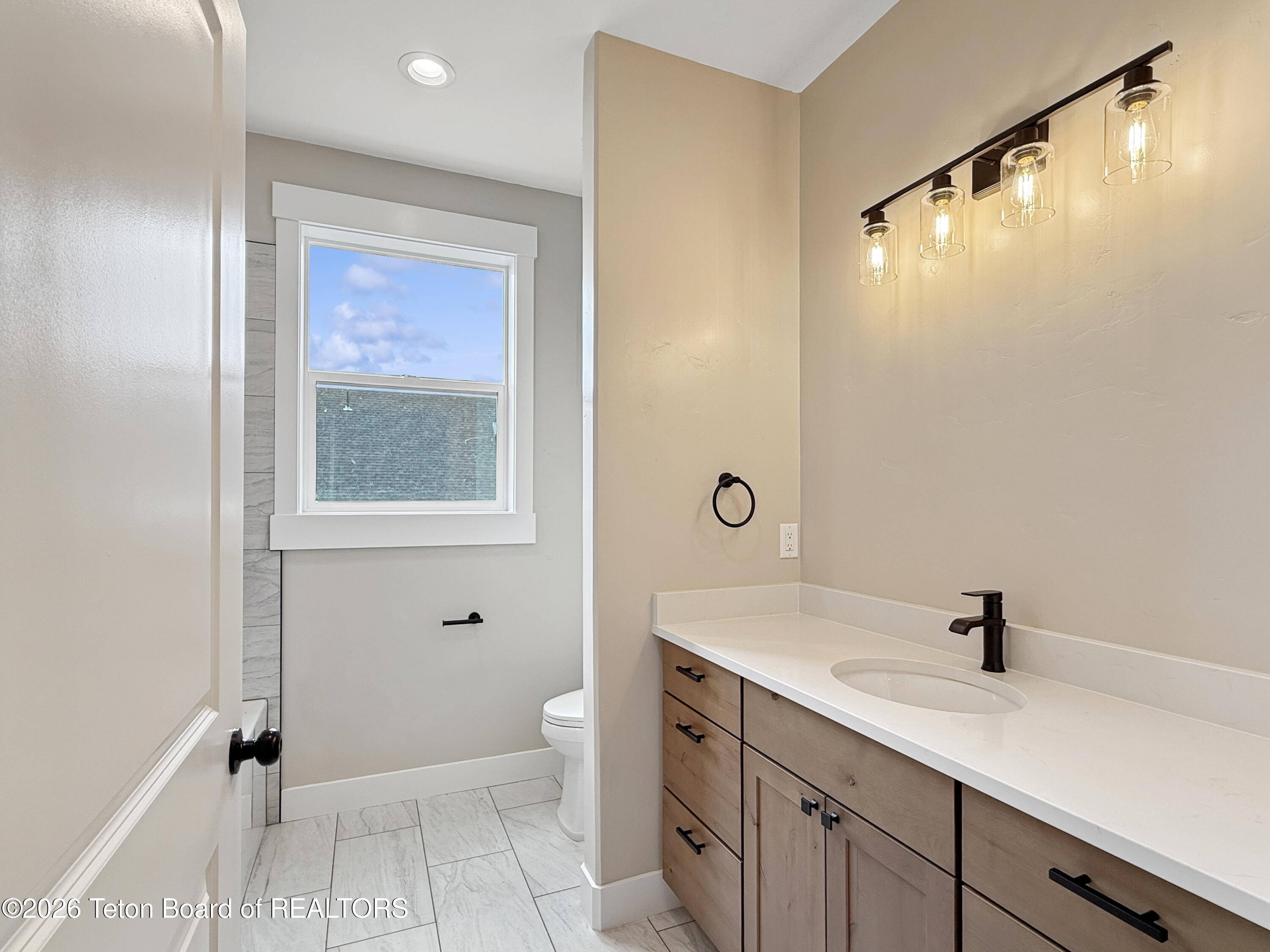 127 E PAPWORTH Lane