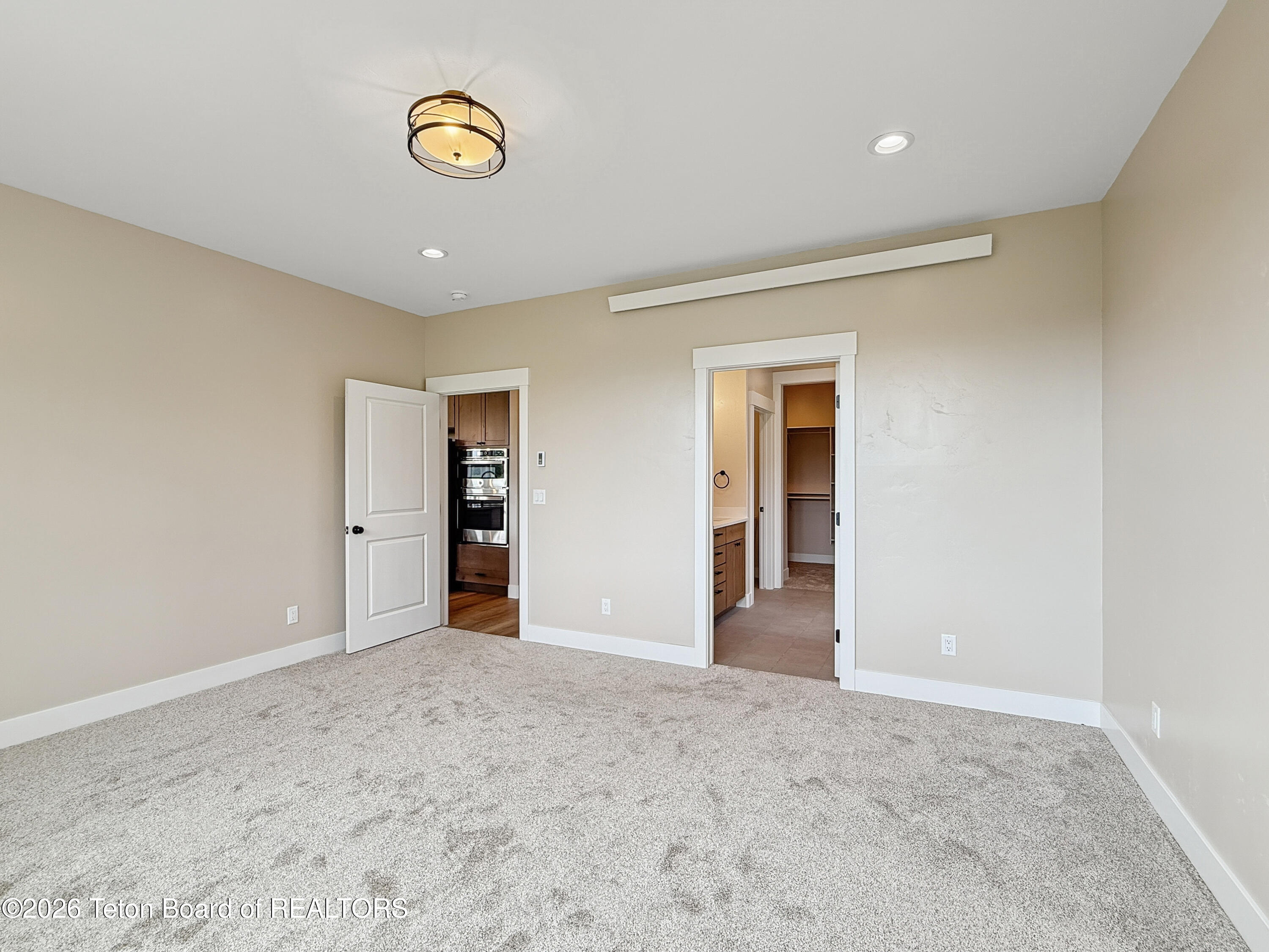 127 E PAPWORTH Lane