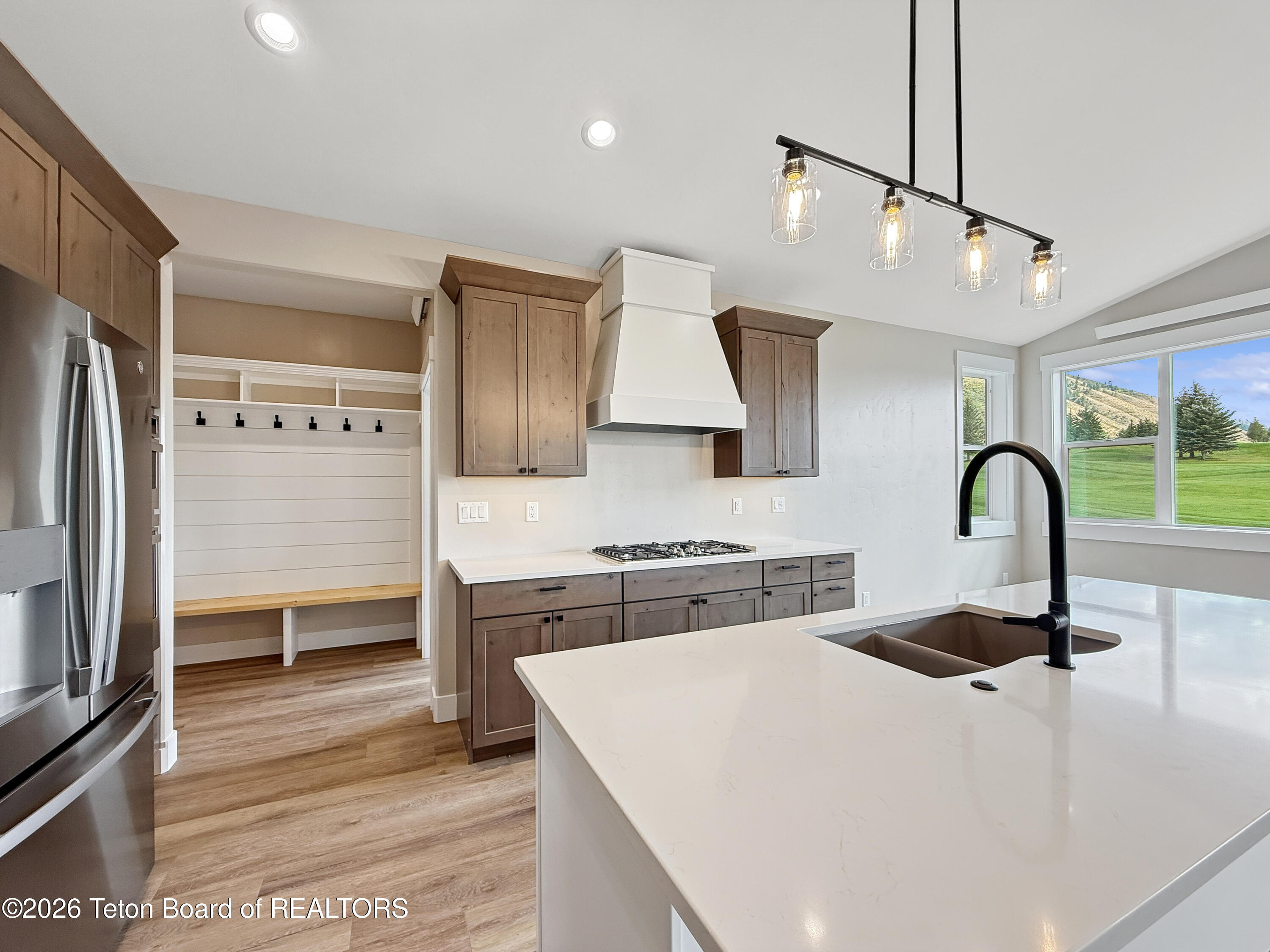 127 E PAPWORTH Lane
