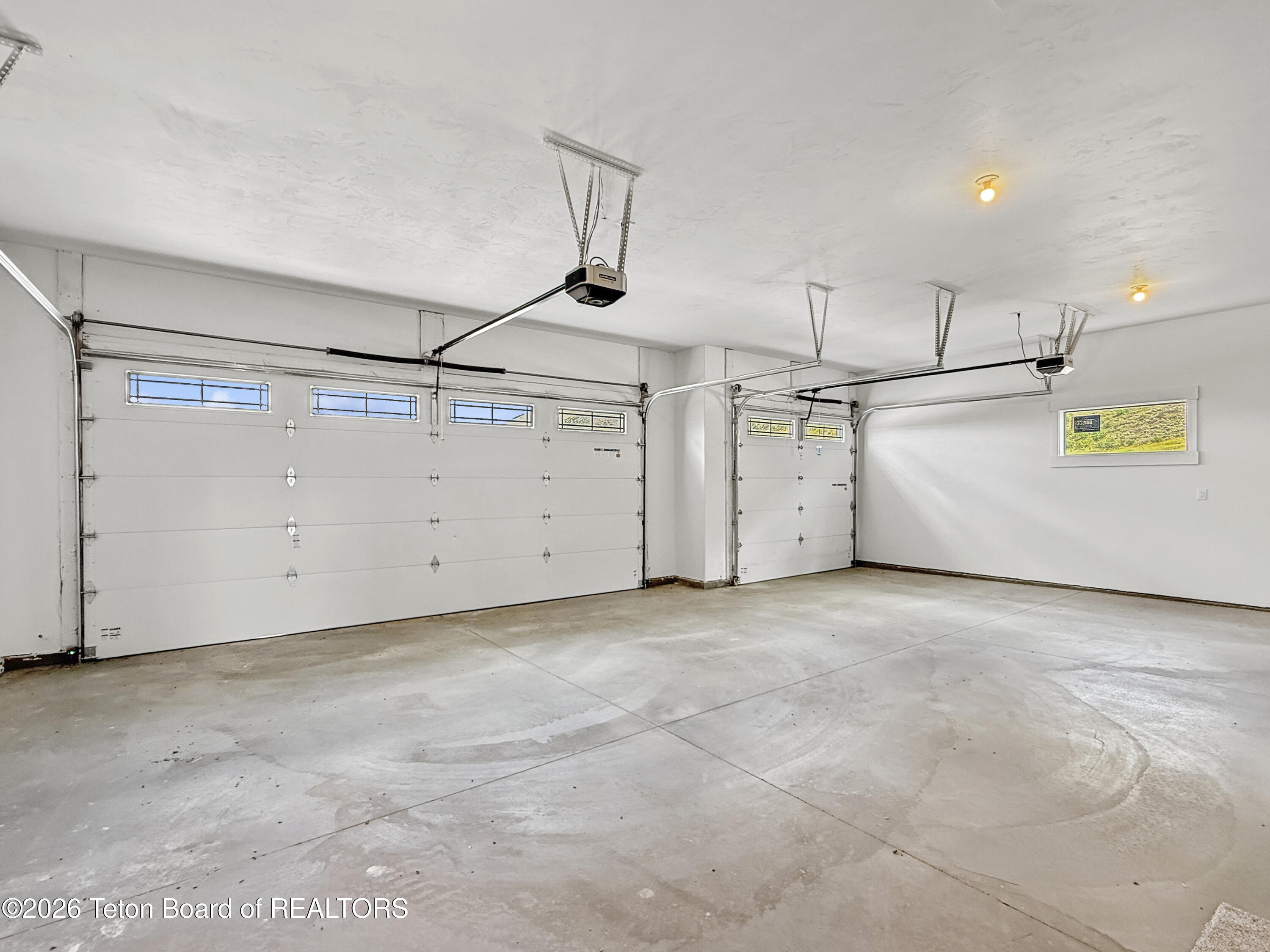 127 E PAPWORTH Lane