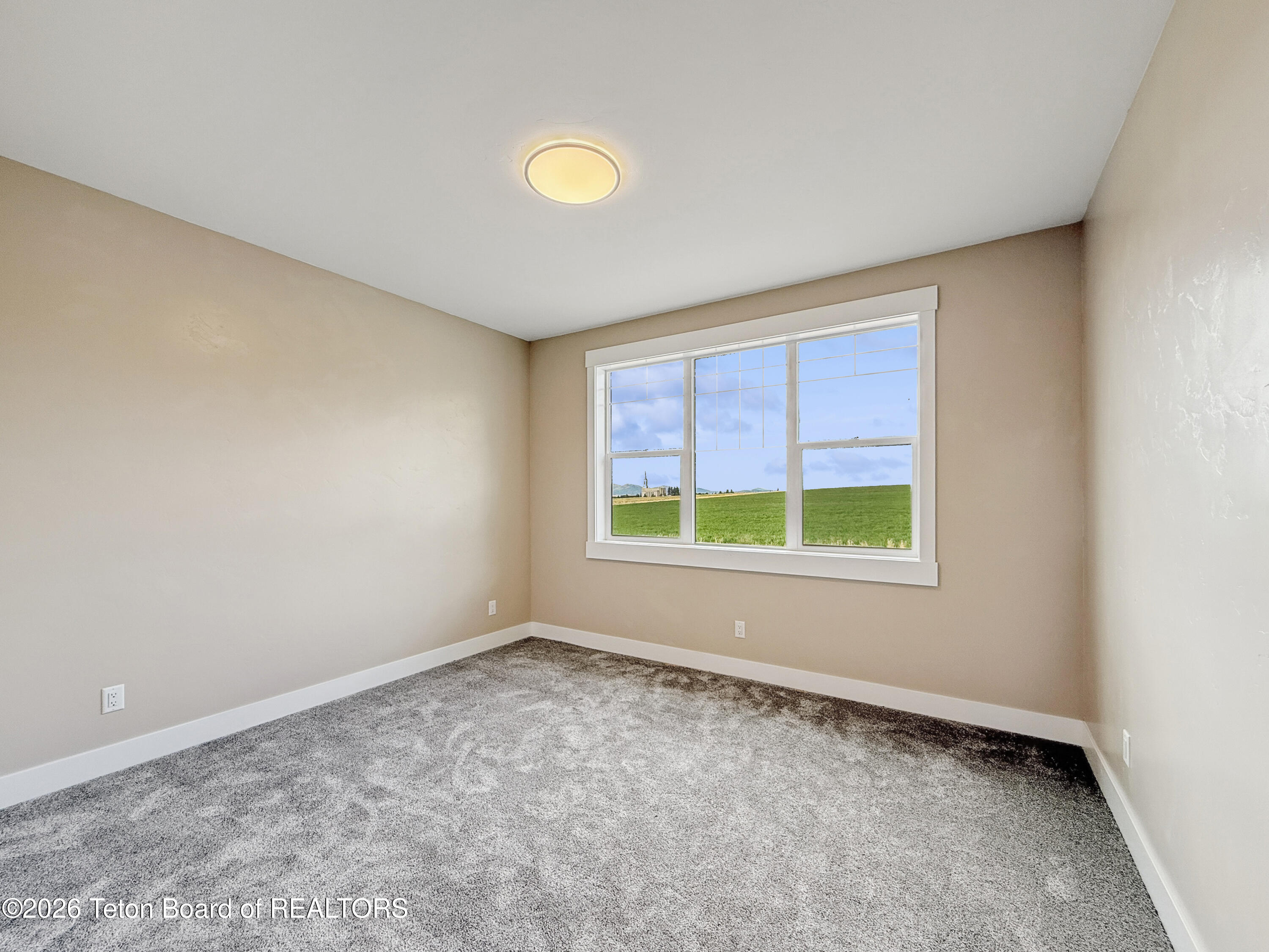 127 E PAPWORTH Lane