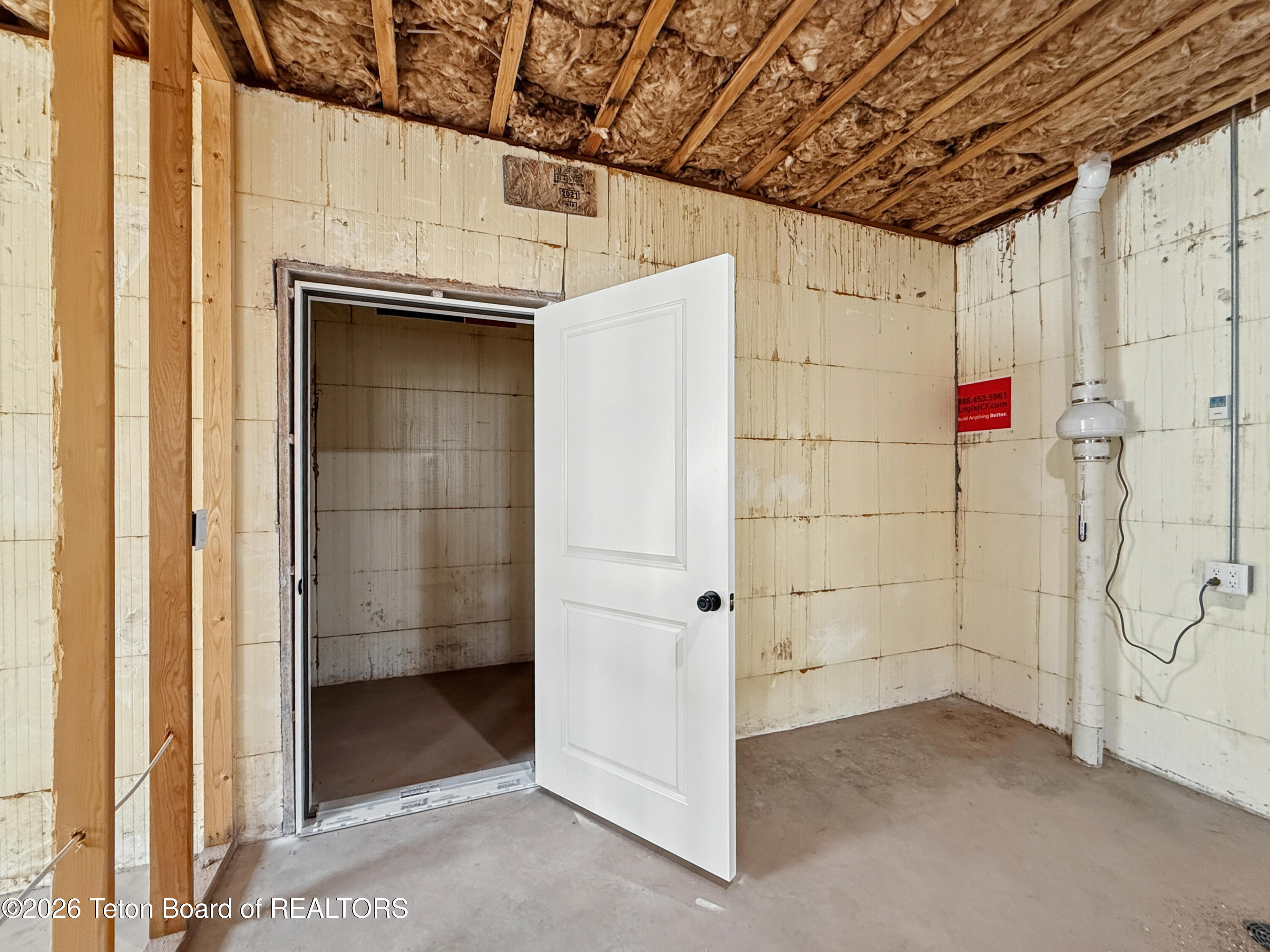 127 E PAPWORTH Lane