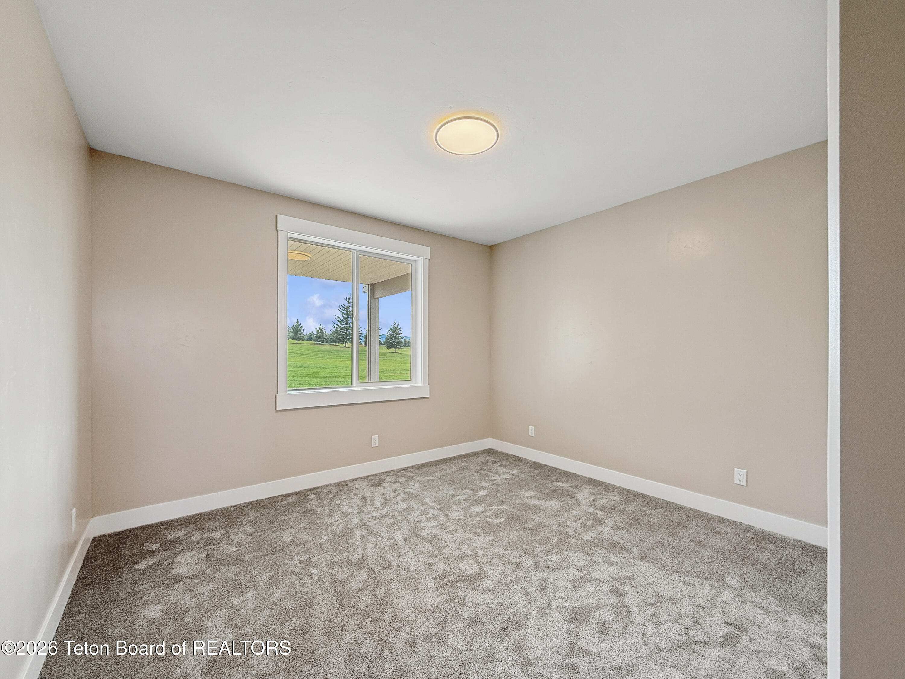127 E PAPWORTH Lane