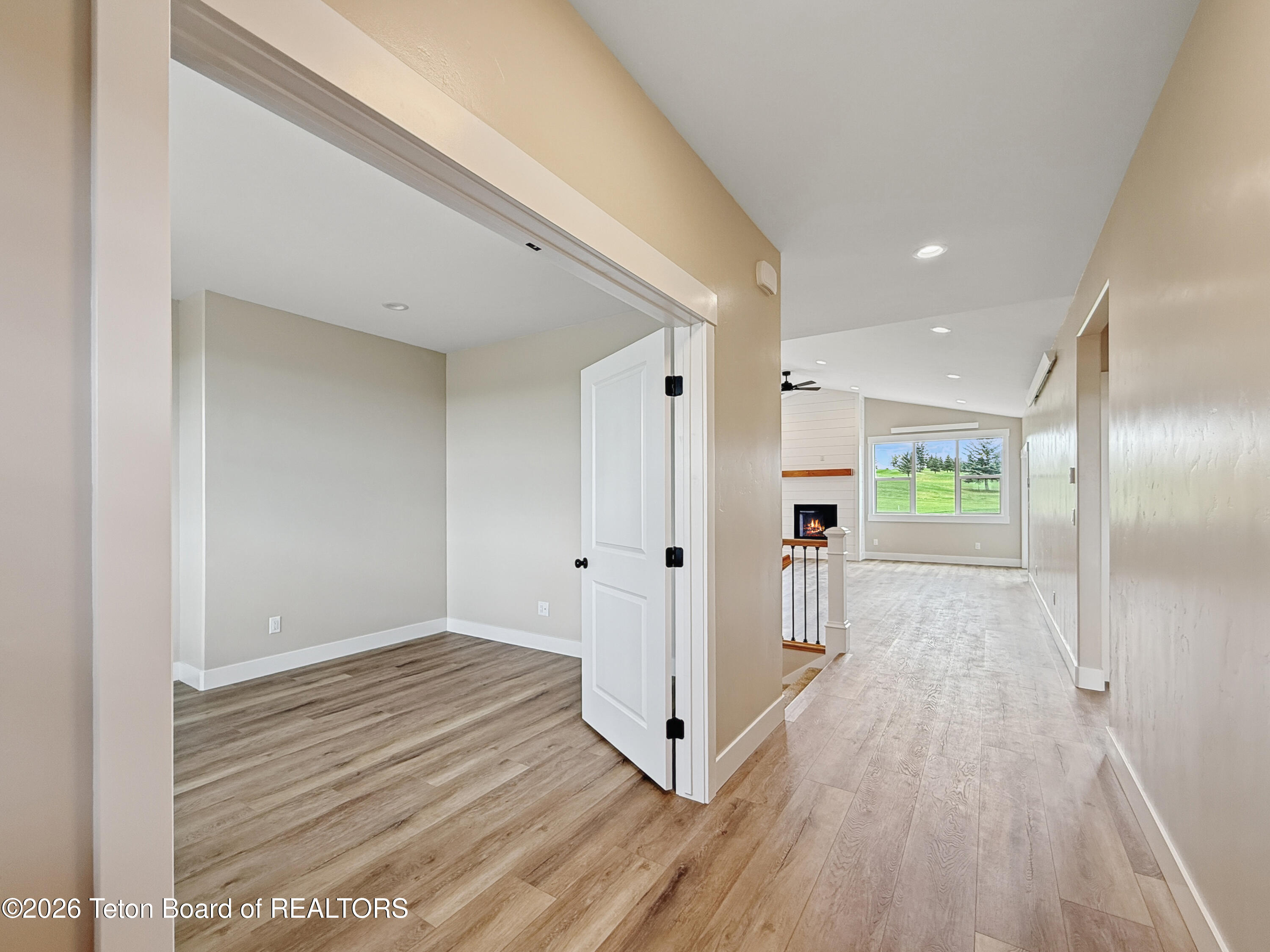 127 E PAPWORTH Lane