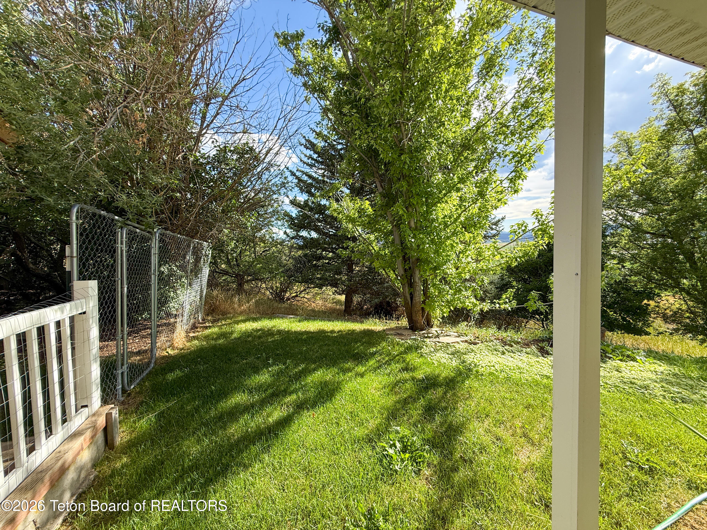 870 SKYVIEW Lane