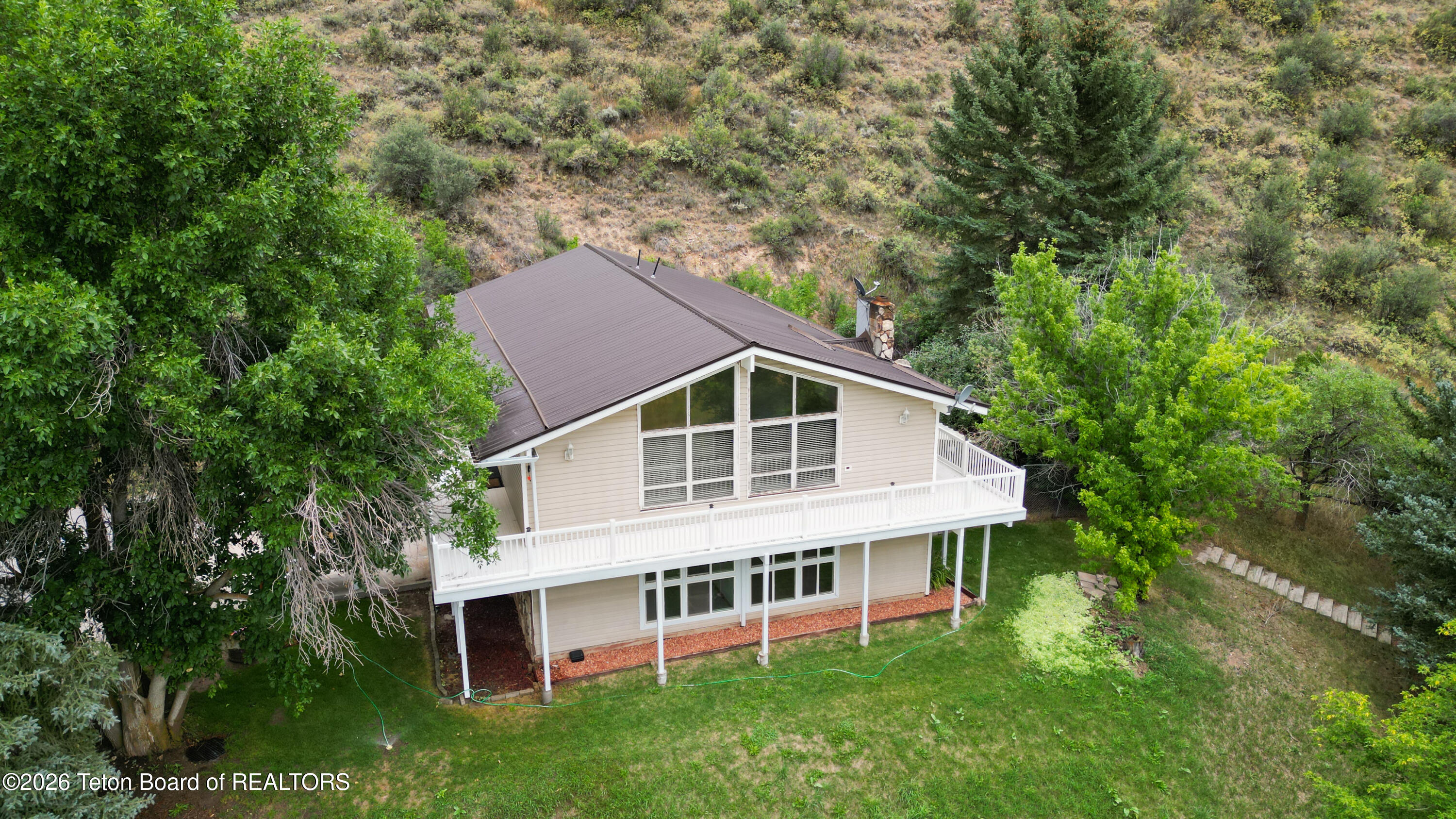 870 SKYVIEW Lane
