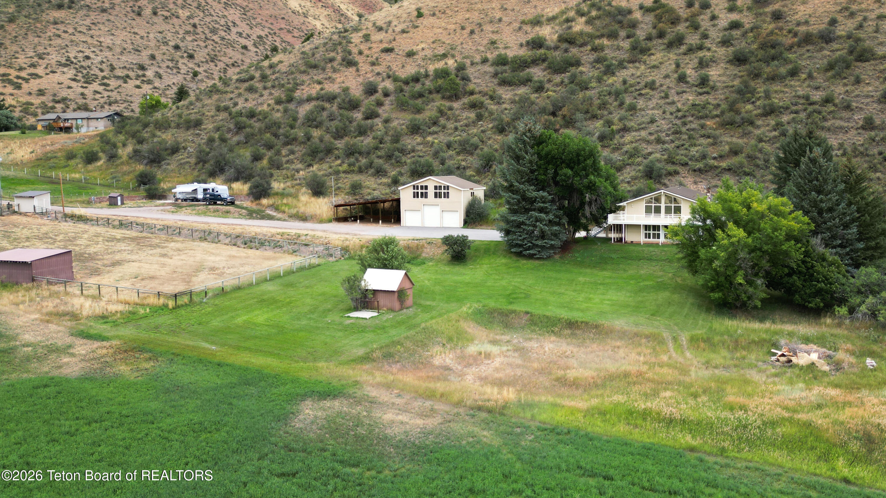 870 SKYVIEW Lane