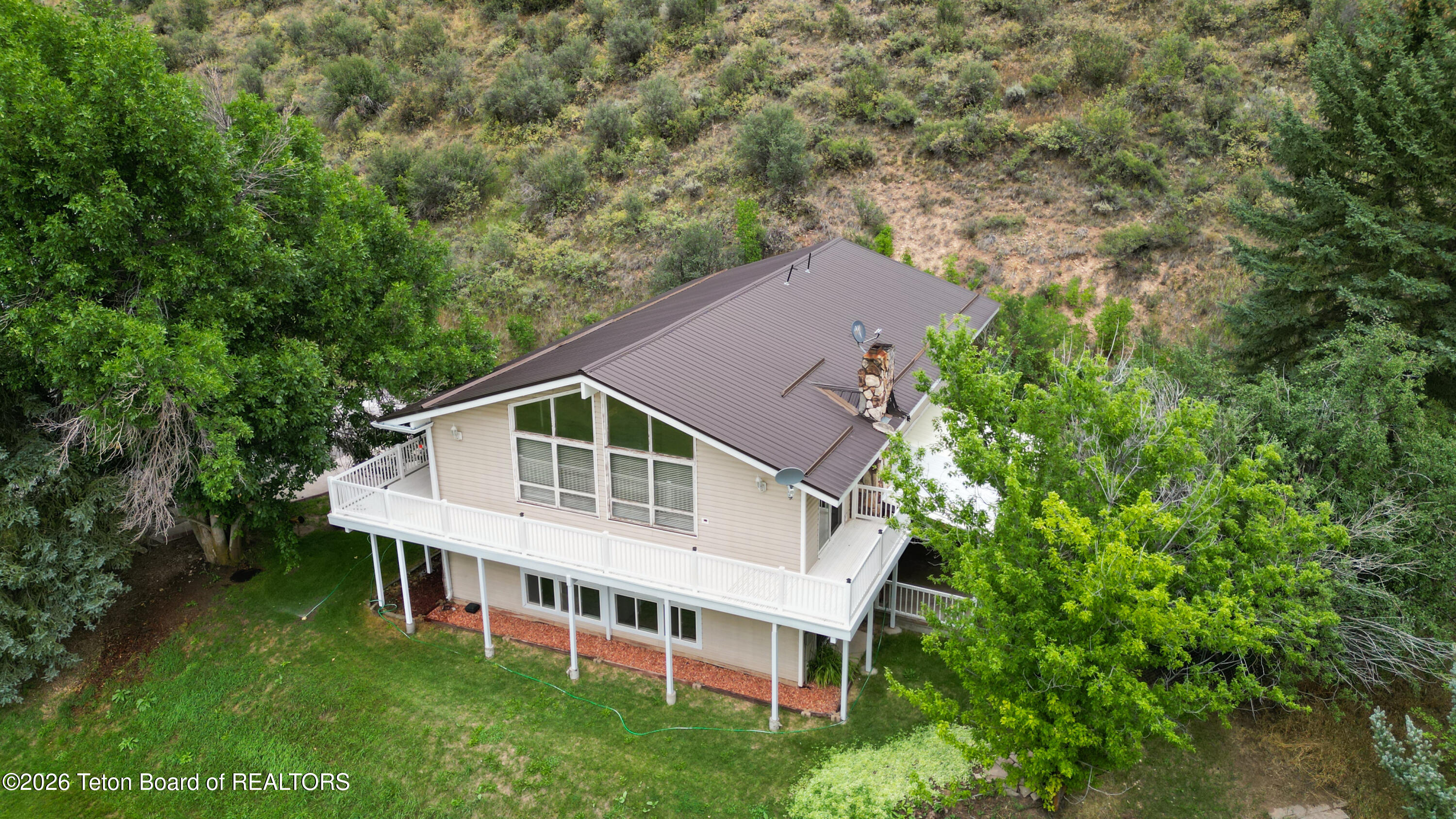 870 SKYVIEW Lane