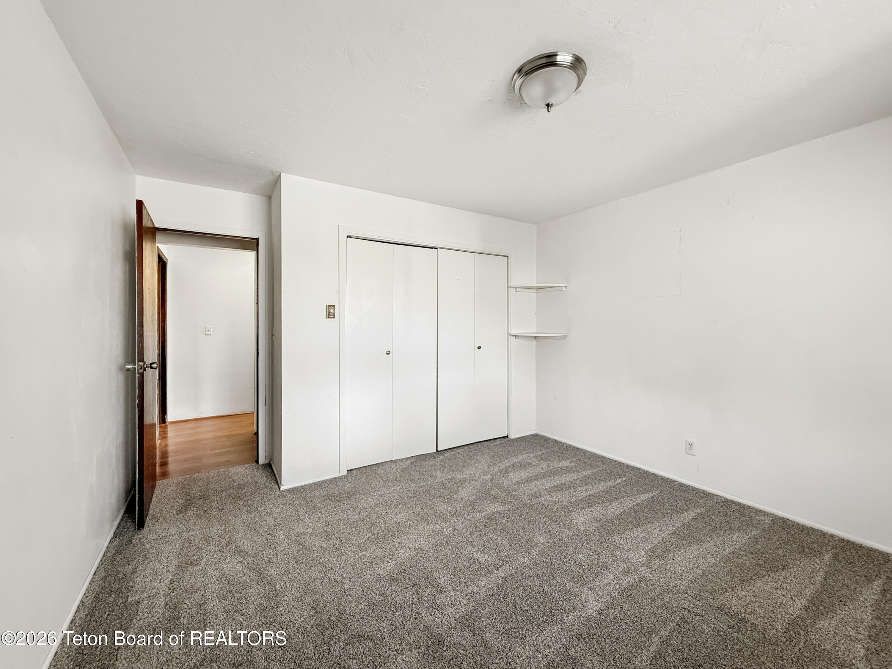 870 SKYVIEW Lane