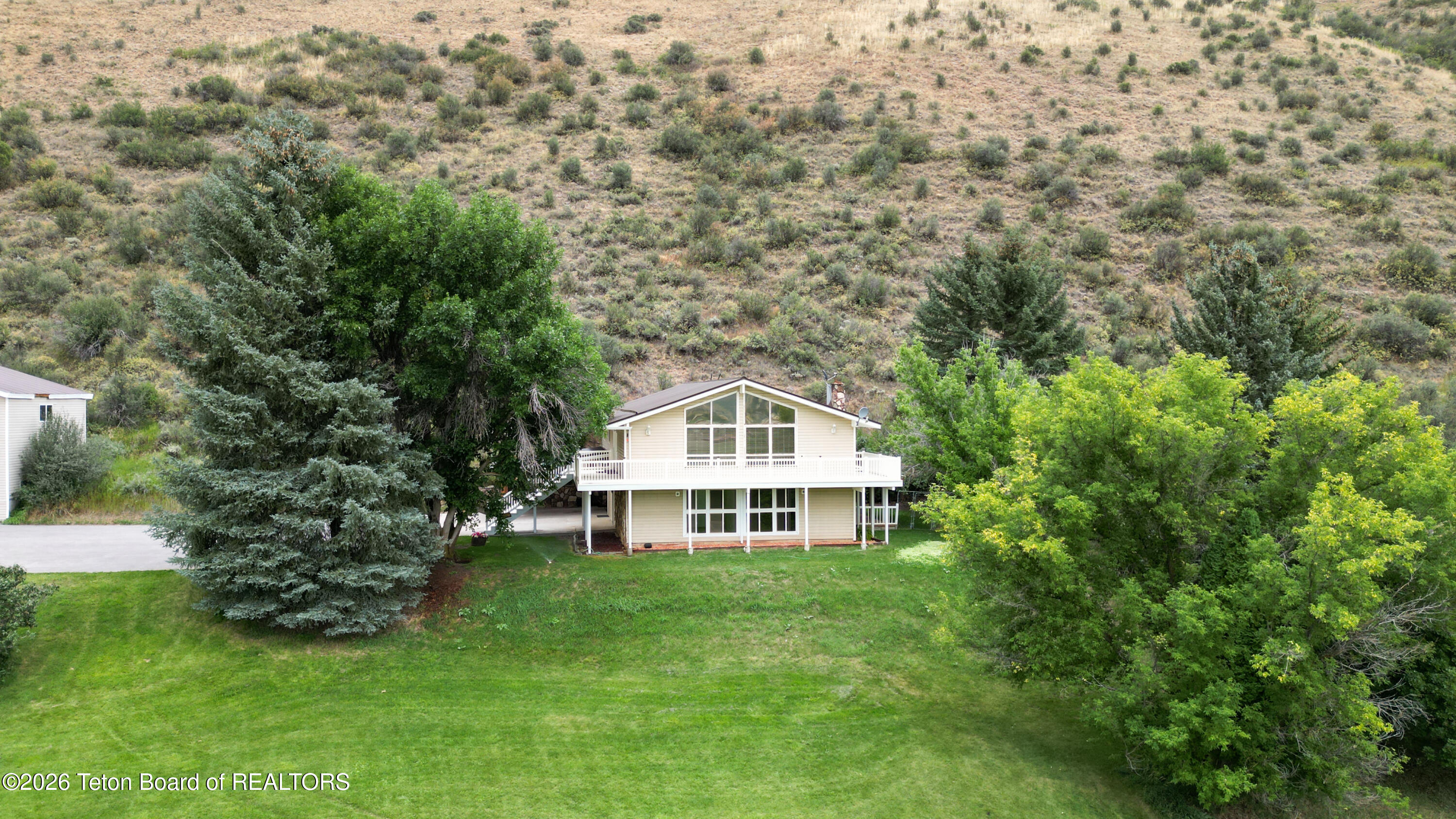 870 SKYVIEW Lane