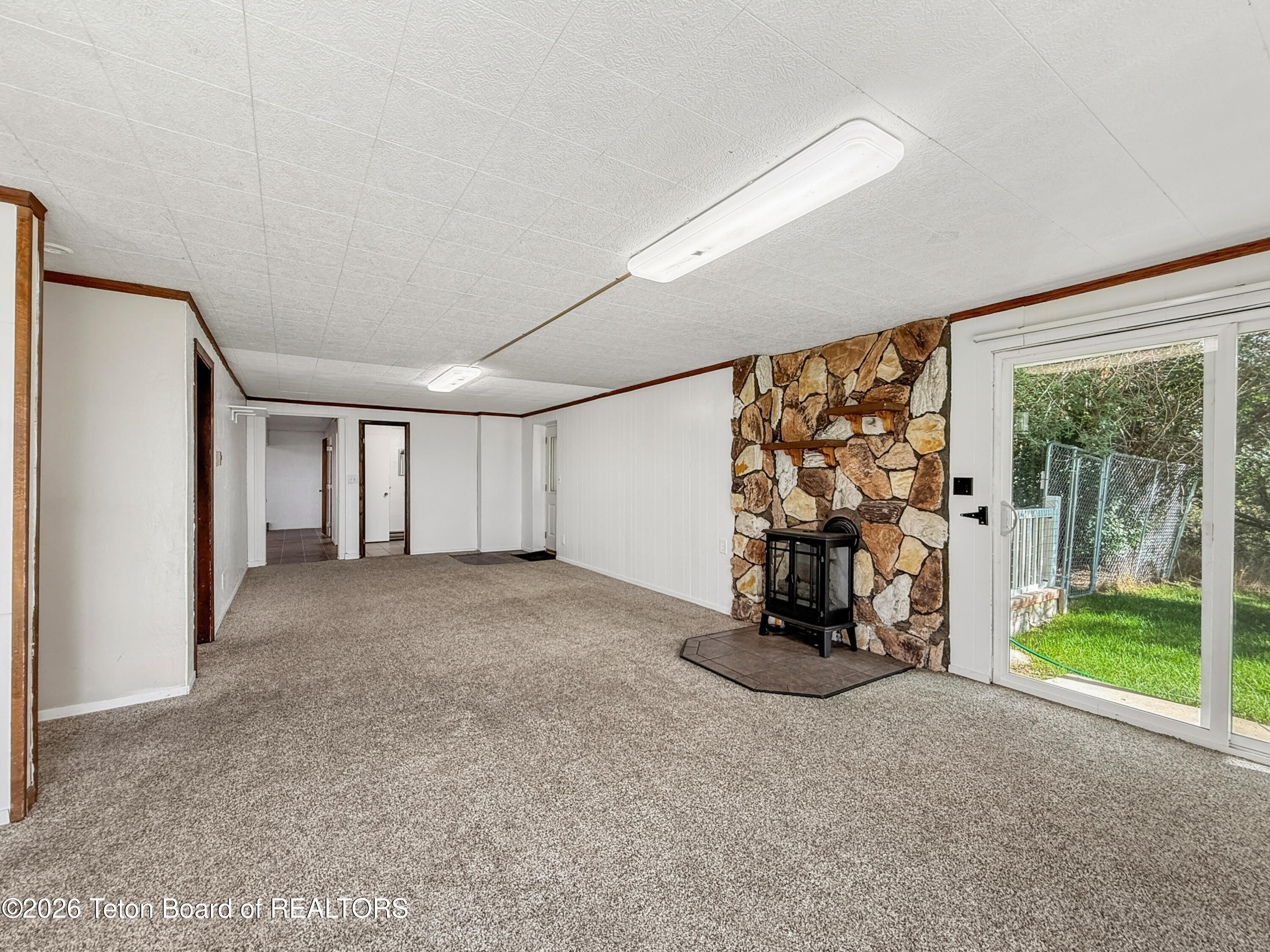 870 SKYVIEW Lane