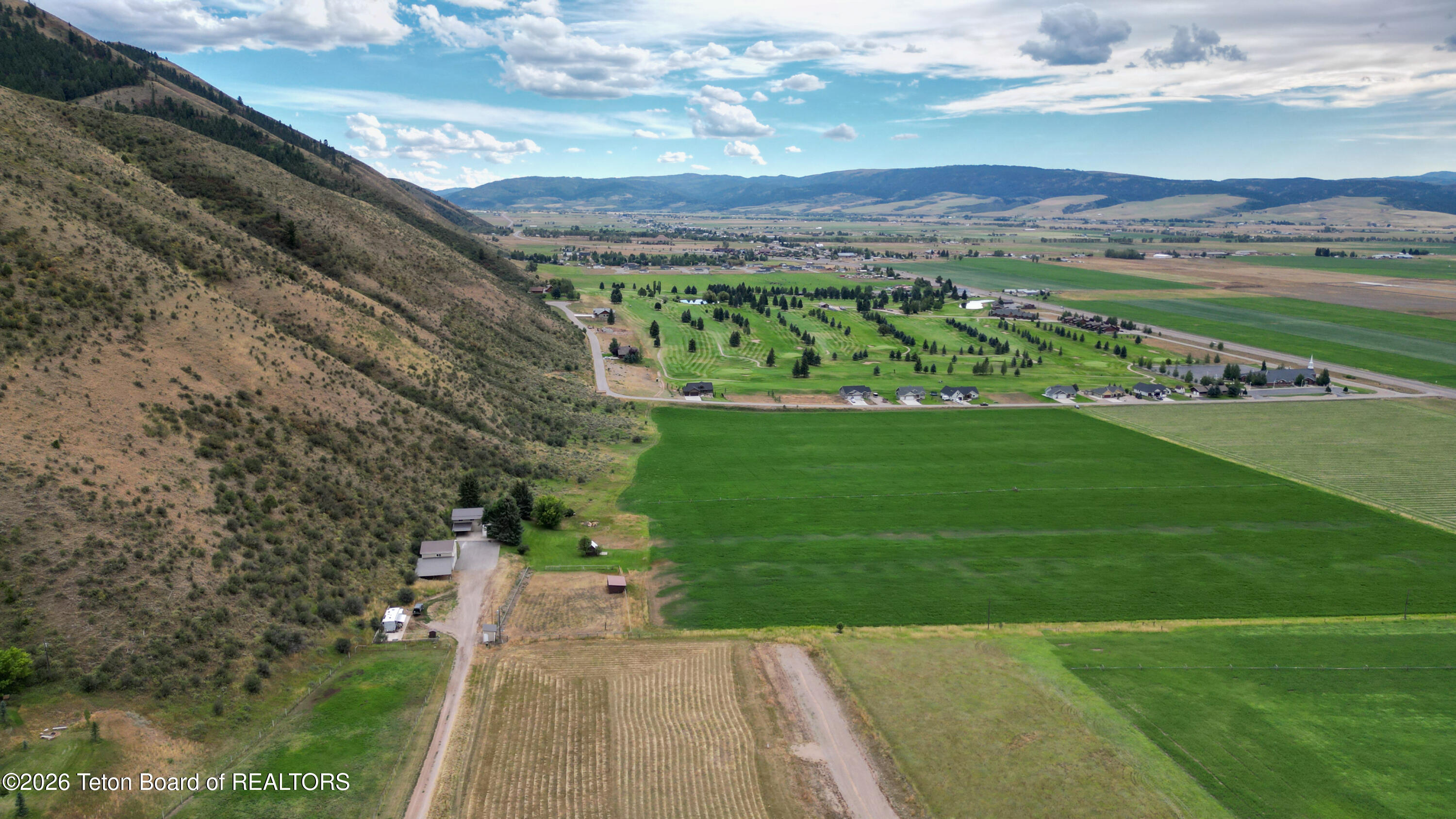 870 SKYVIEW Lane