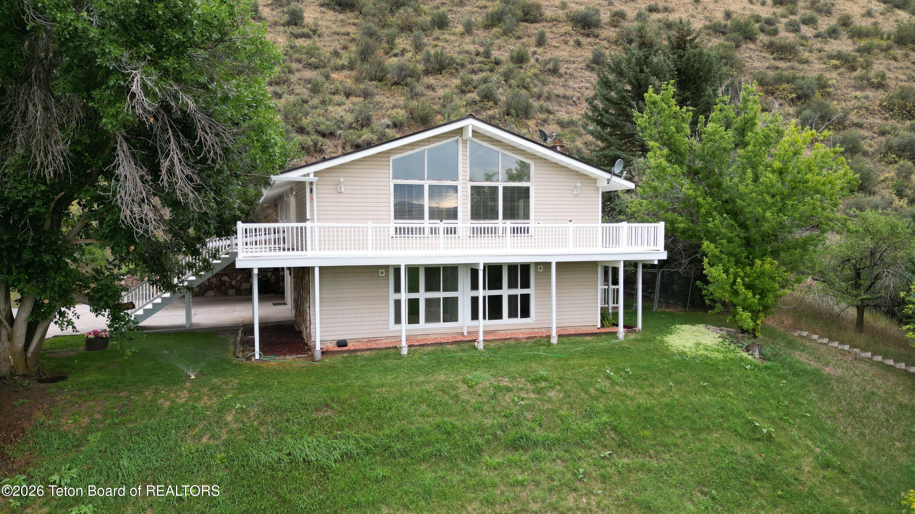 870 SKYVIEW Lane