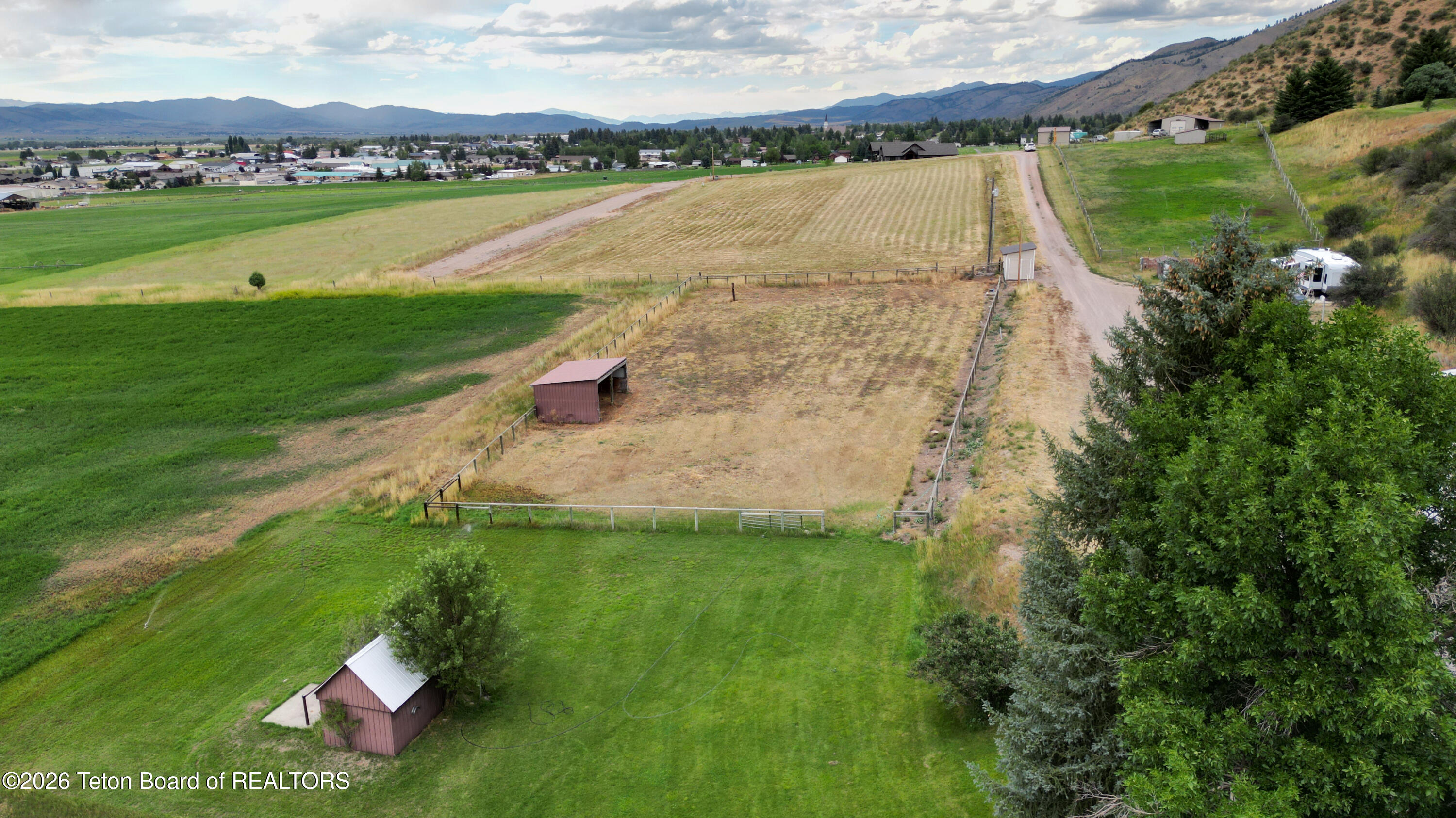 870 SKYVIEW Lane