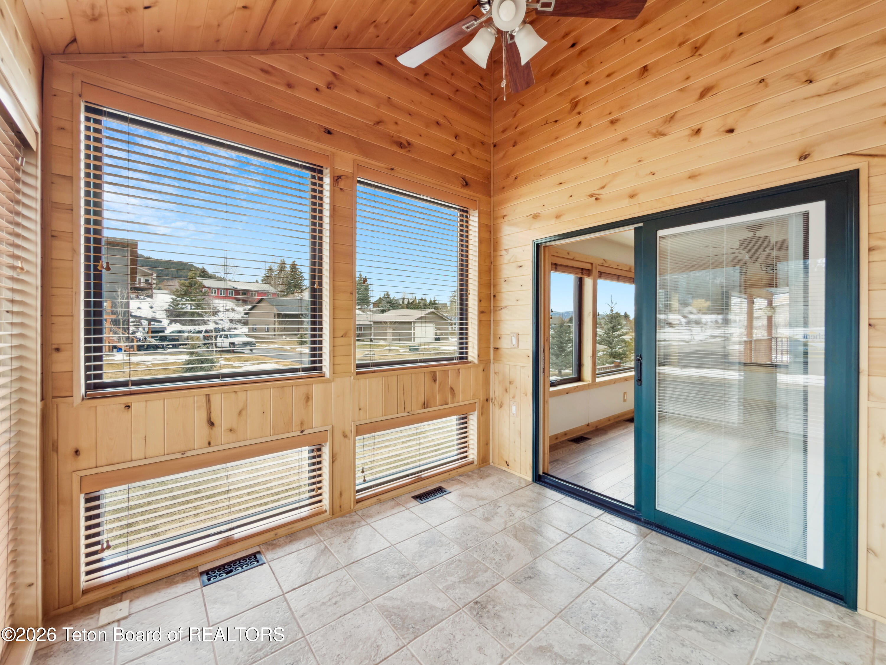 513 THREE RIVERS Drive