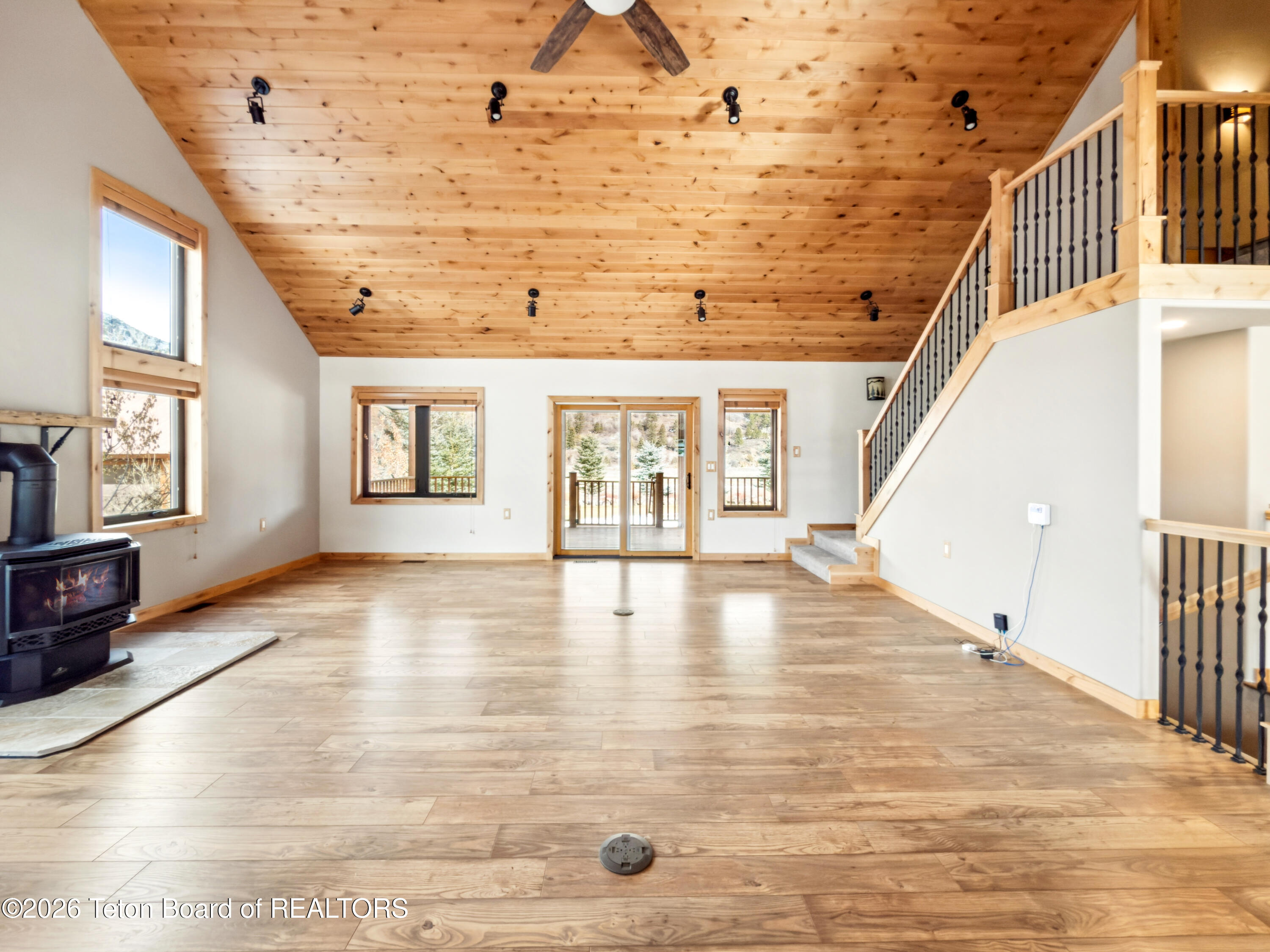 513 THREE RIVERS Drive