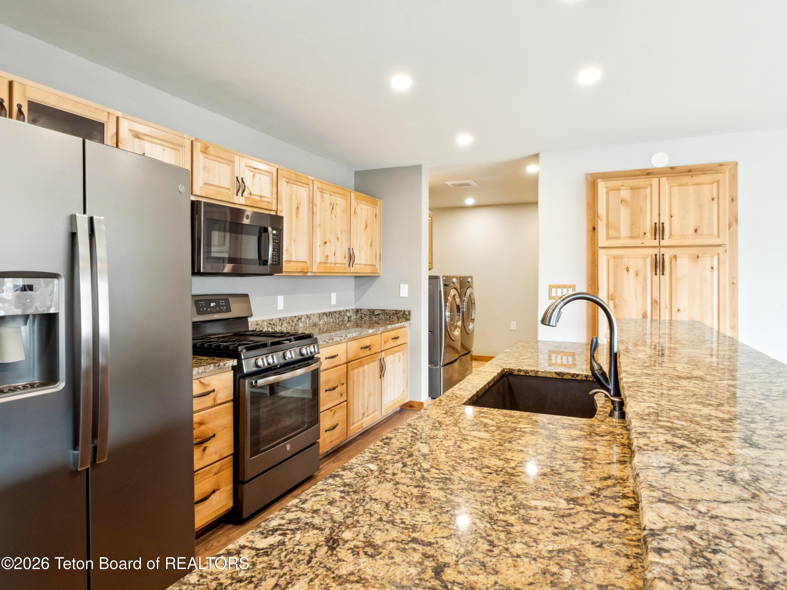 513 THREE RIVERS Drive