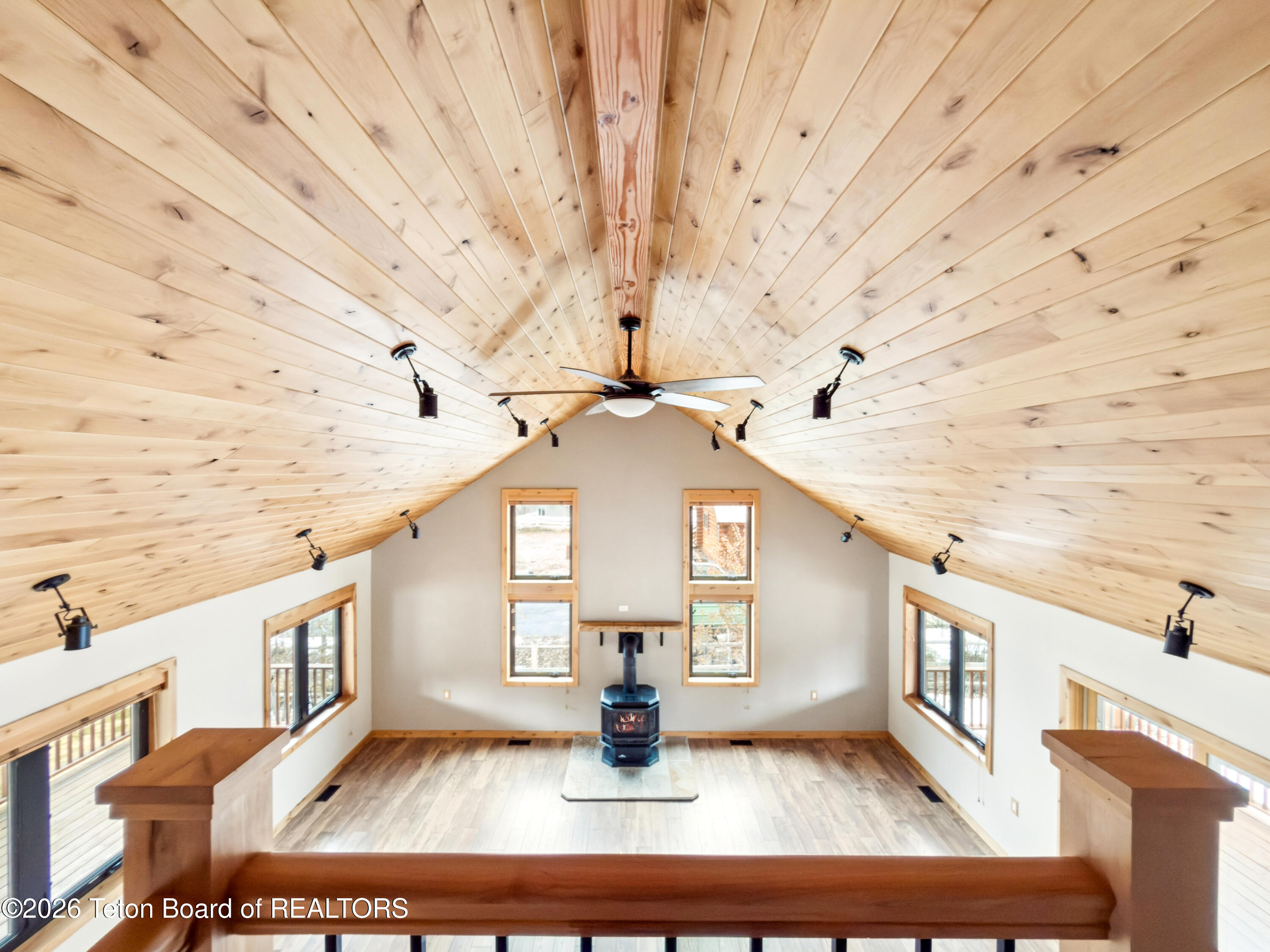 513 THREE RIVERS Drive